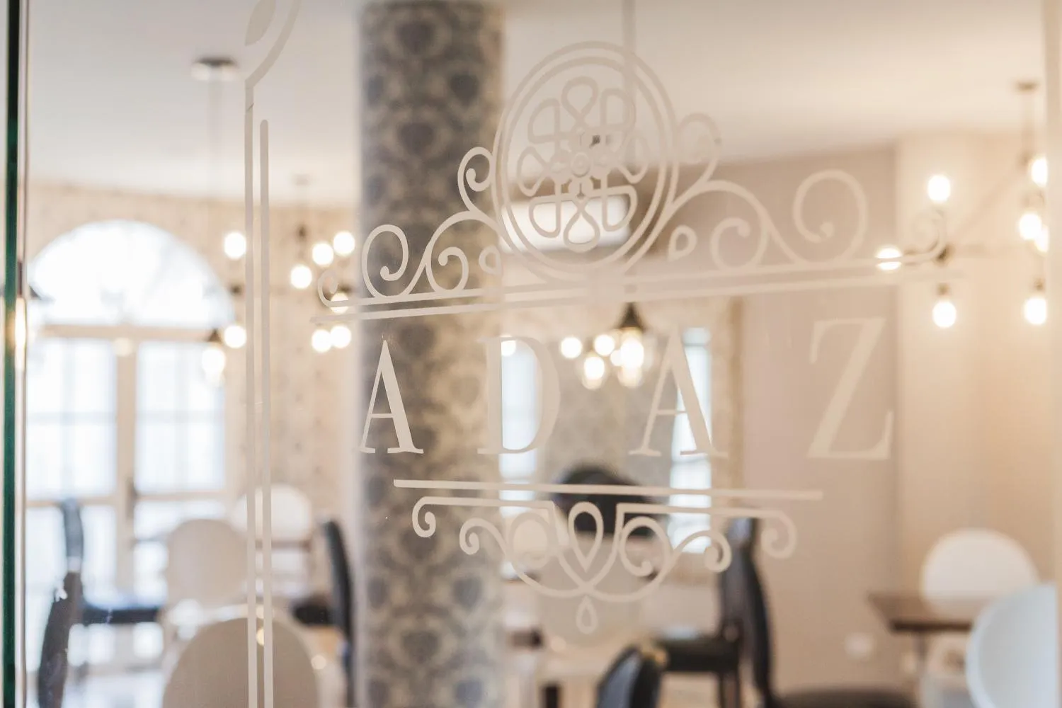 Restaurant/places to eat in Hotel Boutique ADAZ