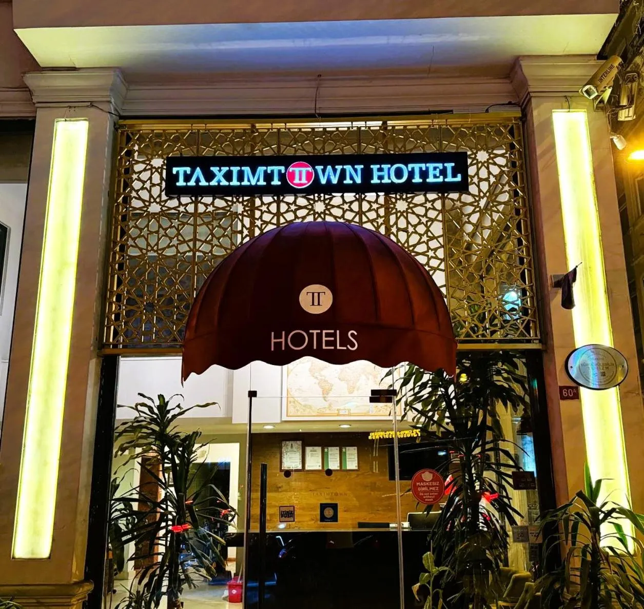 Property building in Taximtown Hotel