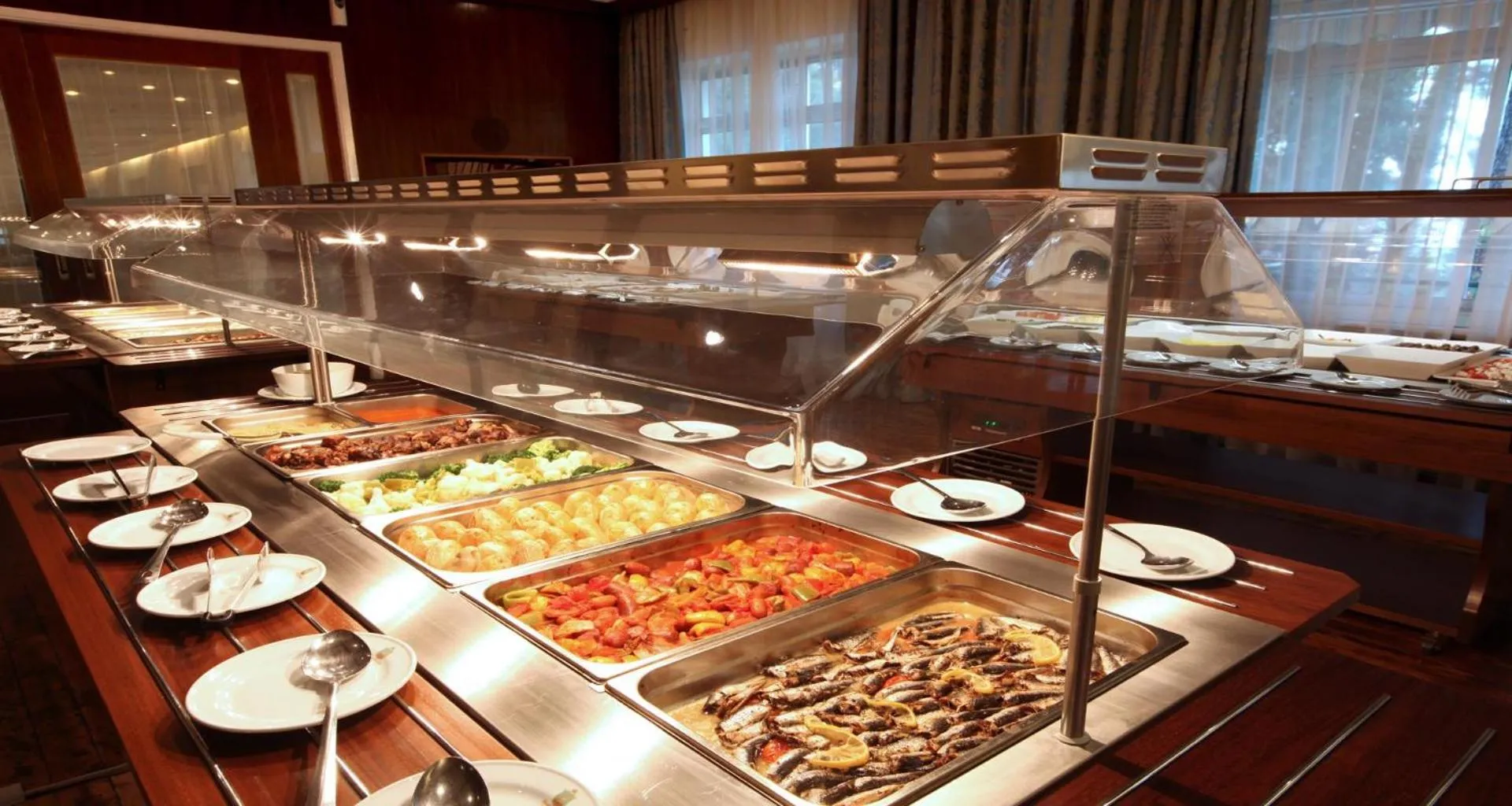 Restaurant/places to eat in Forest Park Hotel