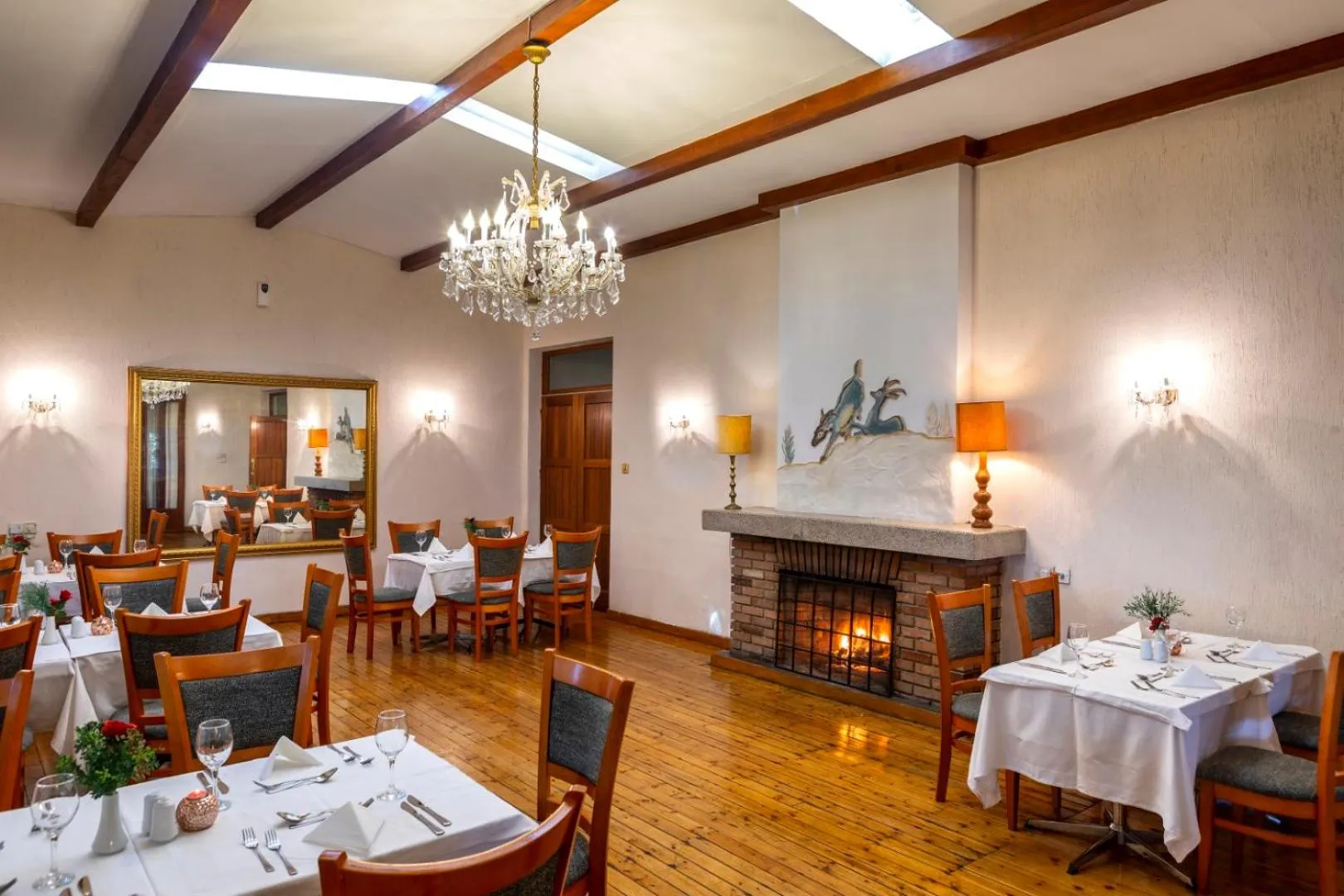 Restaurant/places to eat in Forest Park Hotel