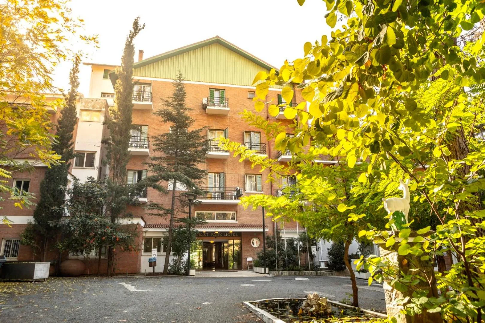 Facade/entrance in Forest Park Hotel