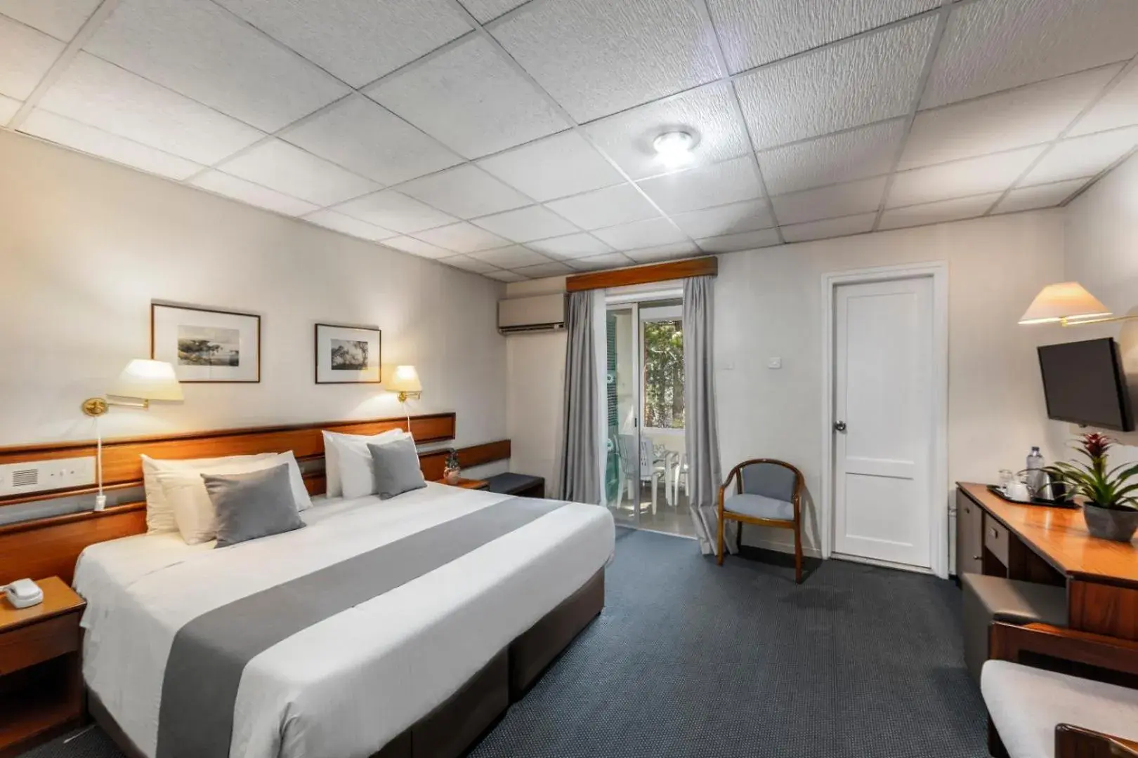 Standard Double Room in Forest Park Hotel Standard Double Room in Forest Park Hotel