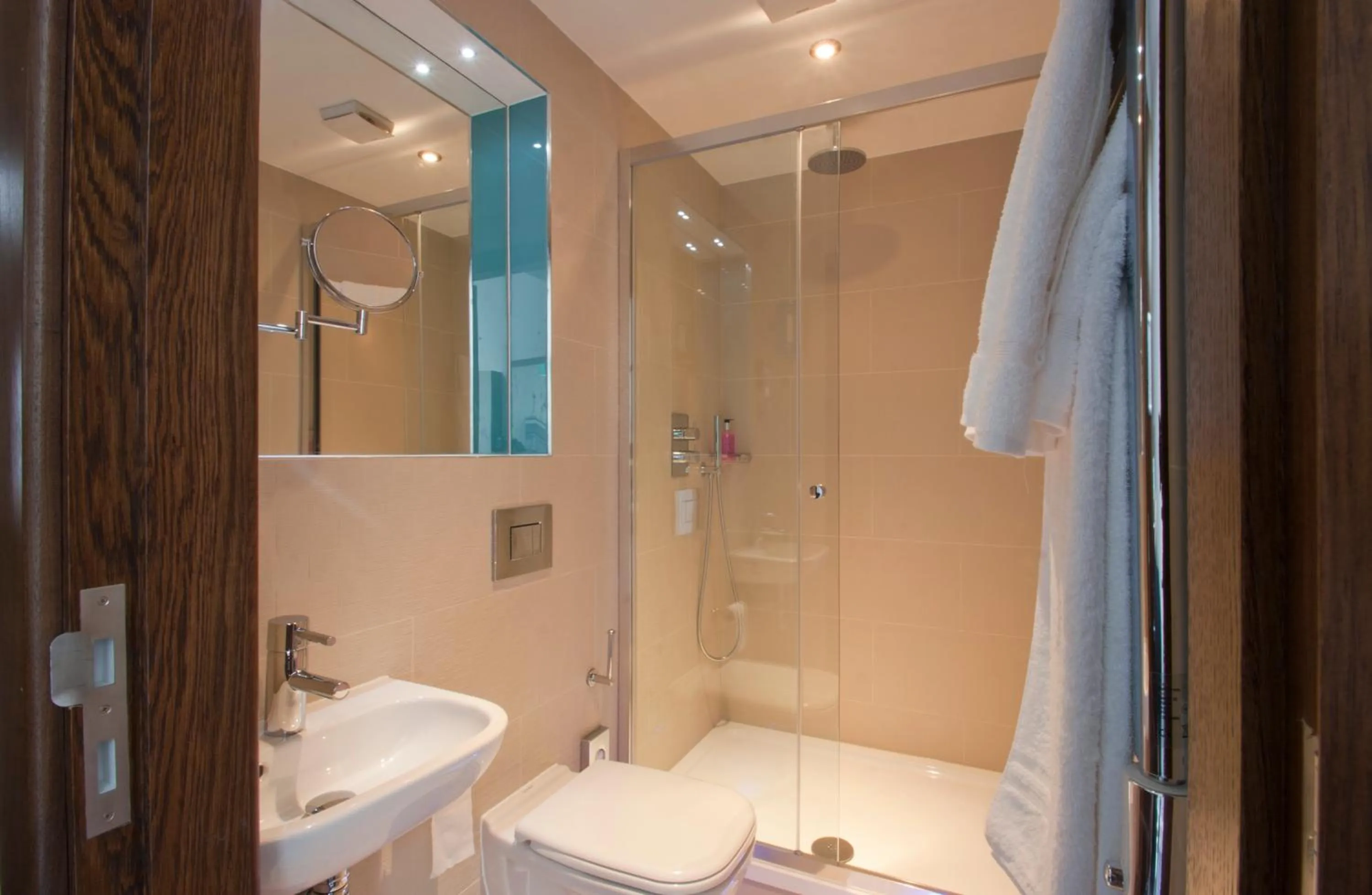 Shower in Seraphine Hammersmith Hotel