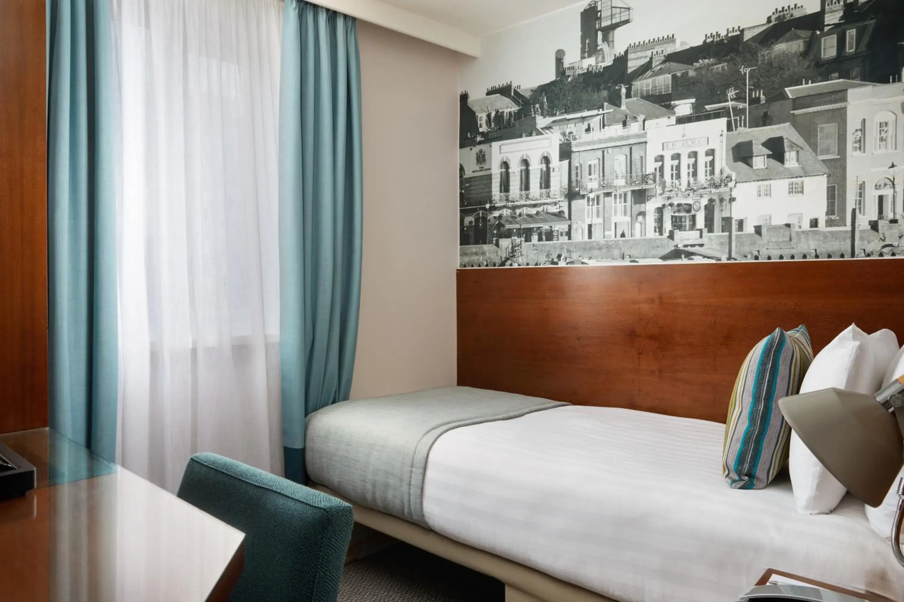 Single Room in Seraphine Hammersmith Hotel Single Room in Seraphine Hammersmith Hotel