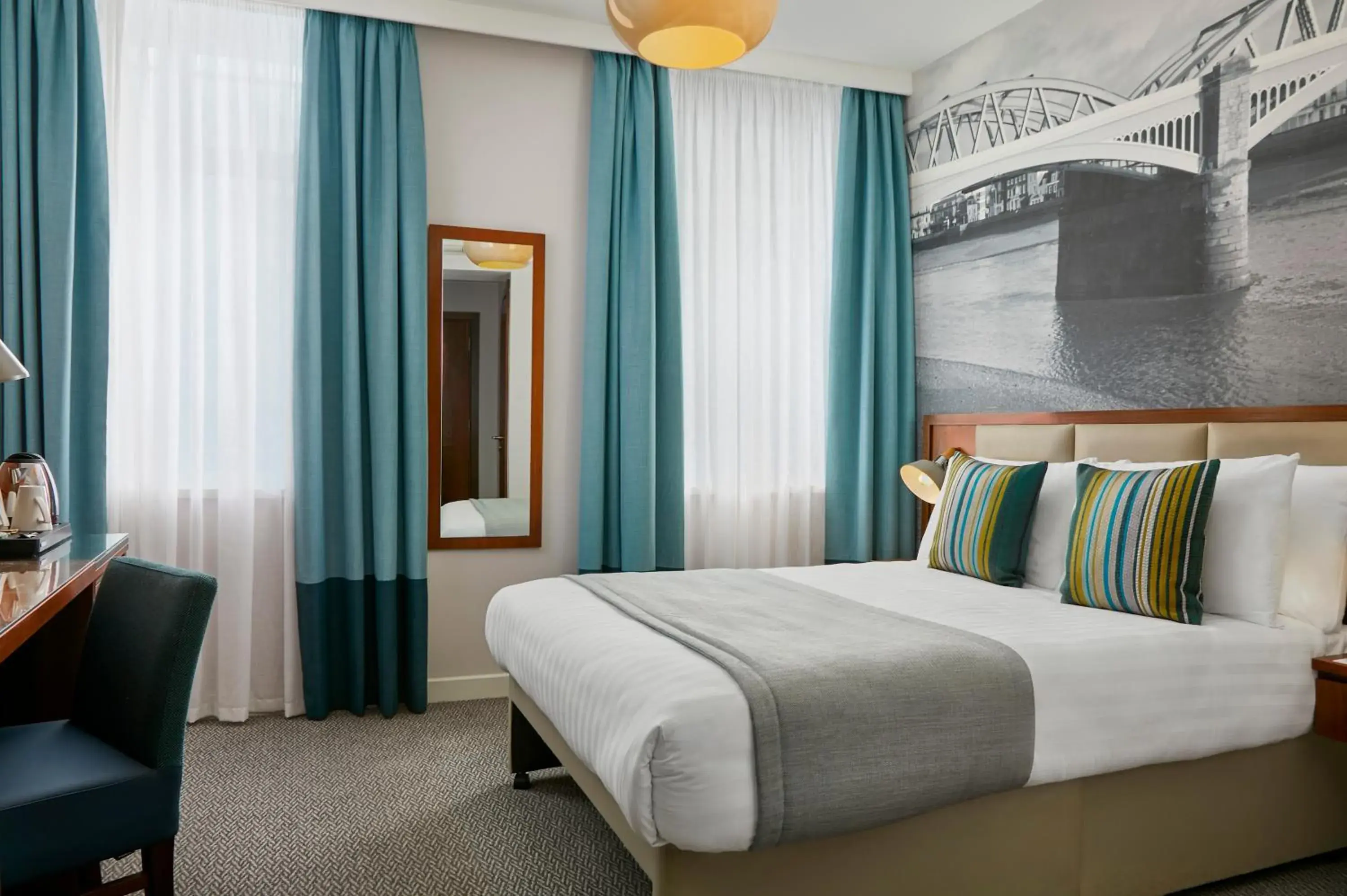 Double Accessible in Seraphine Hammersmith Hotel Double Accessible in Seraphine Hammersmith Hotel