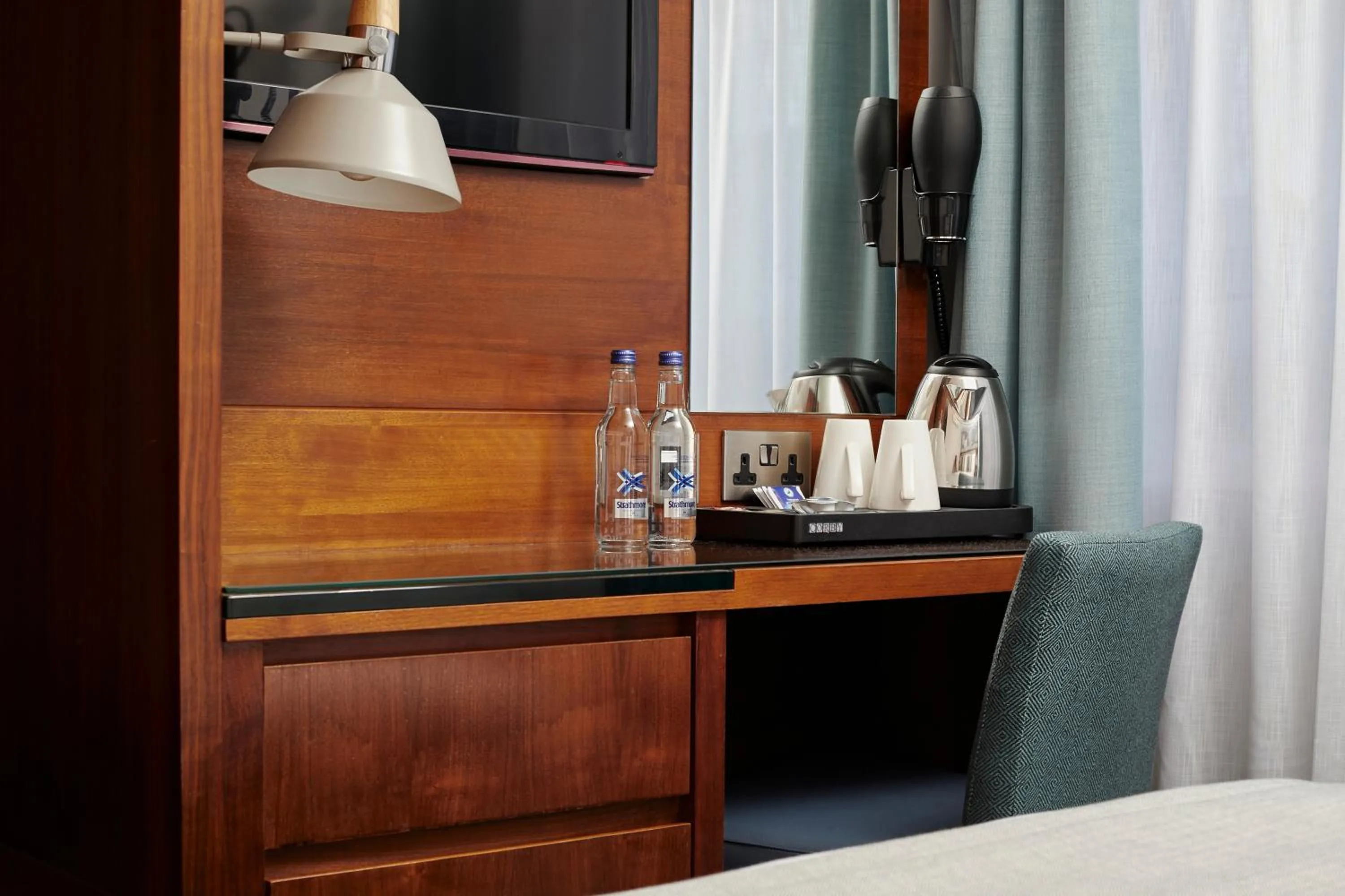 Coffee/tea facilities, Bed in Seraphine Hammersmith Hotel