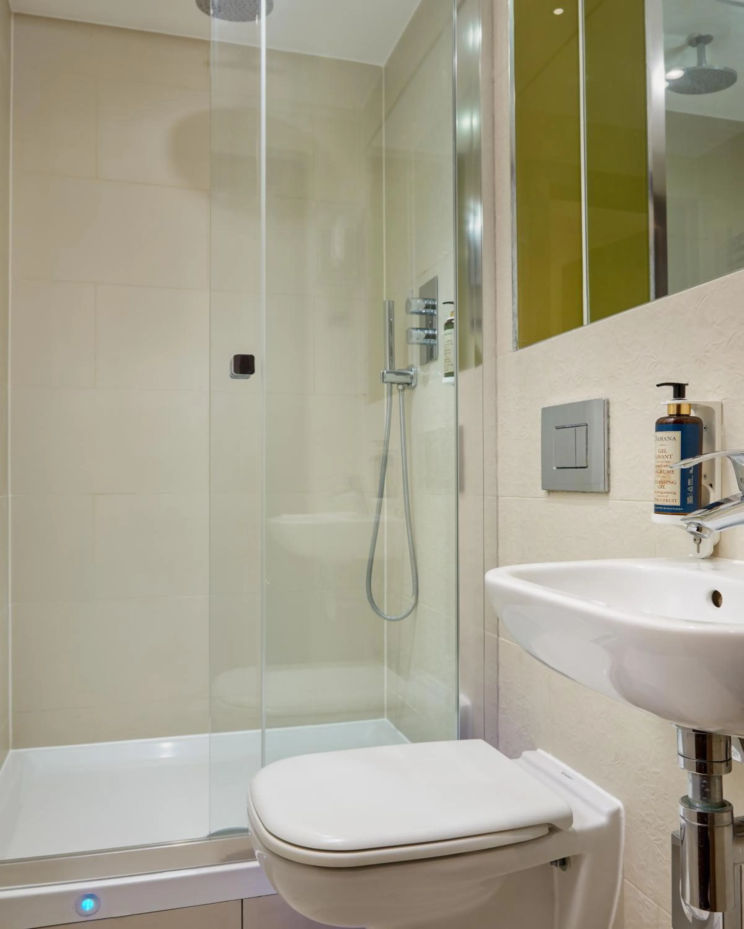 Bathroom in Seraphine Hammersmith Hotel