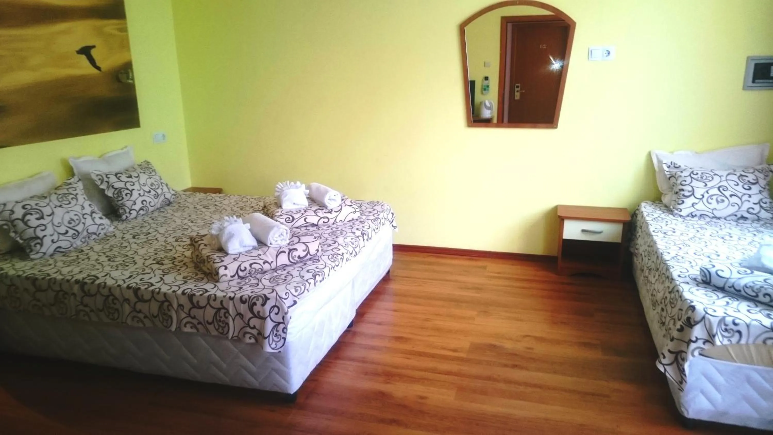 Photo of the whole room in Aquamarine