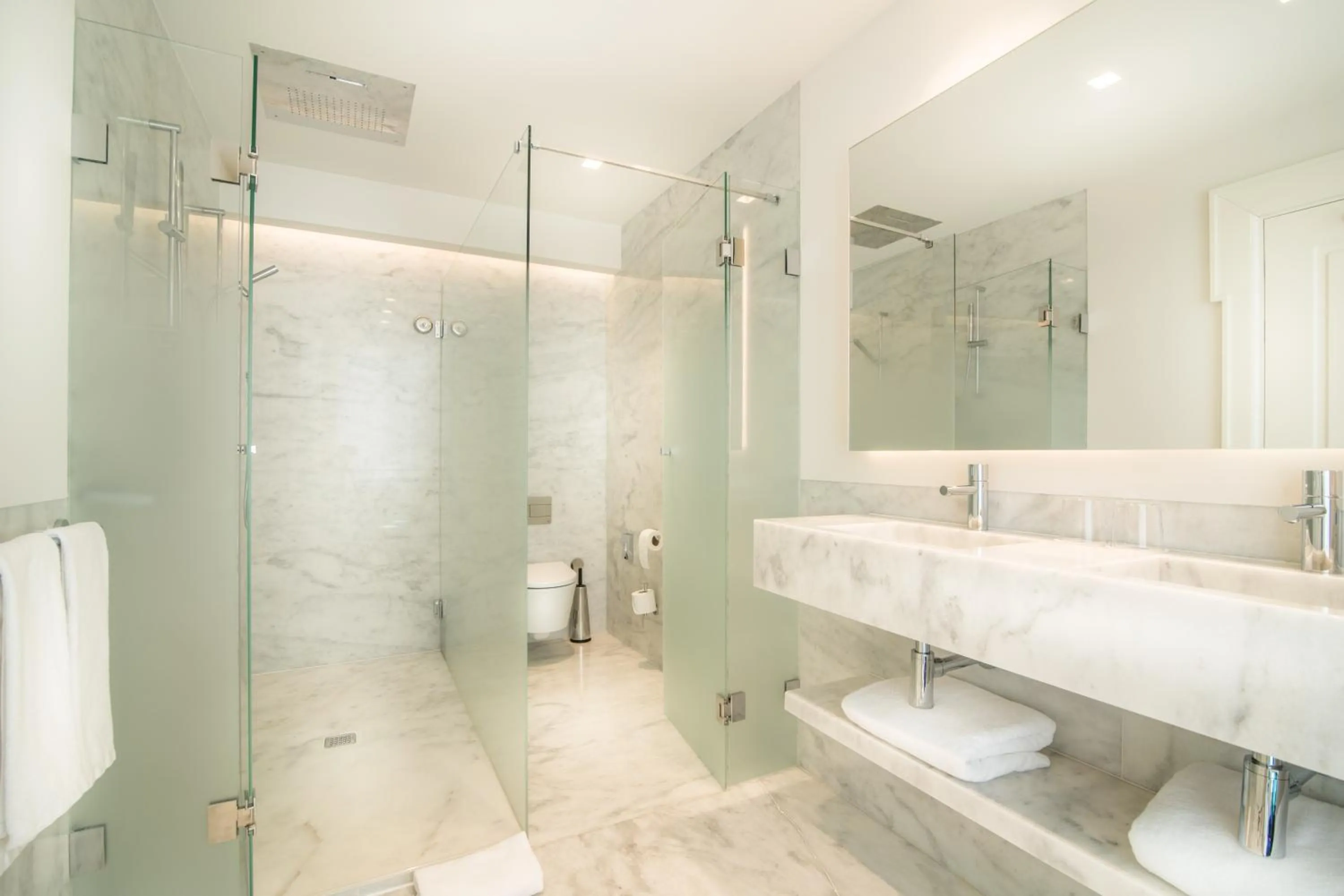 Shower in Hotel da Baixa