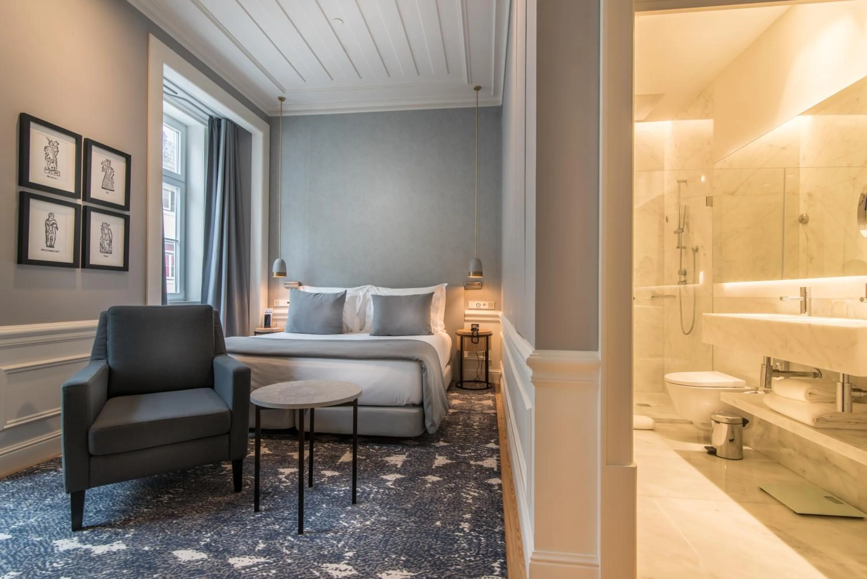 Bathroom in Hotel da Baixa