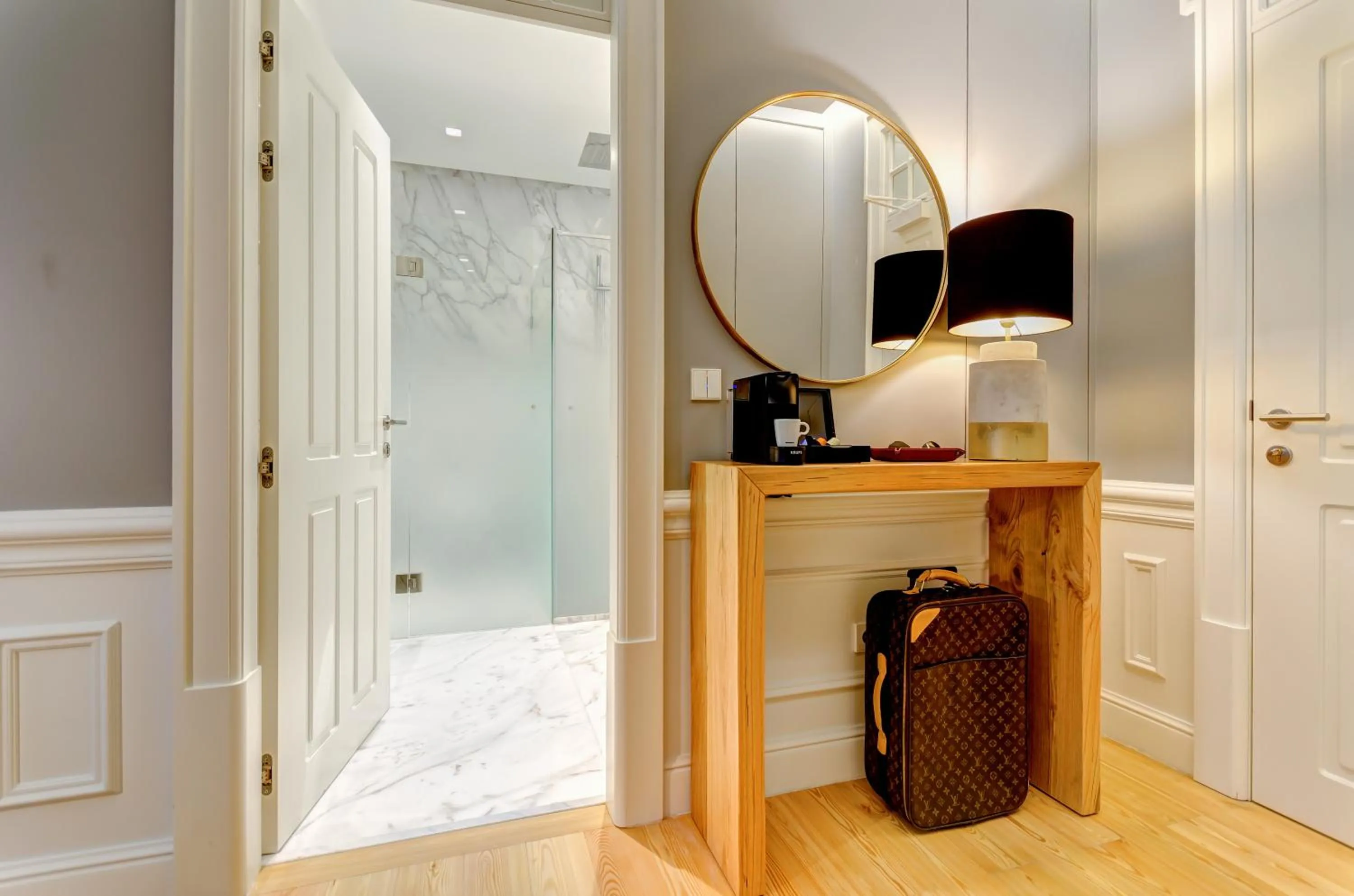 Shower in Hotel da Baixa