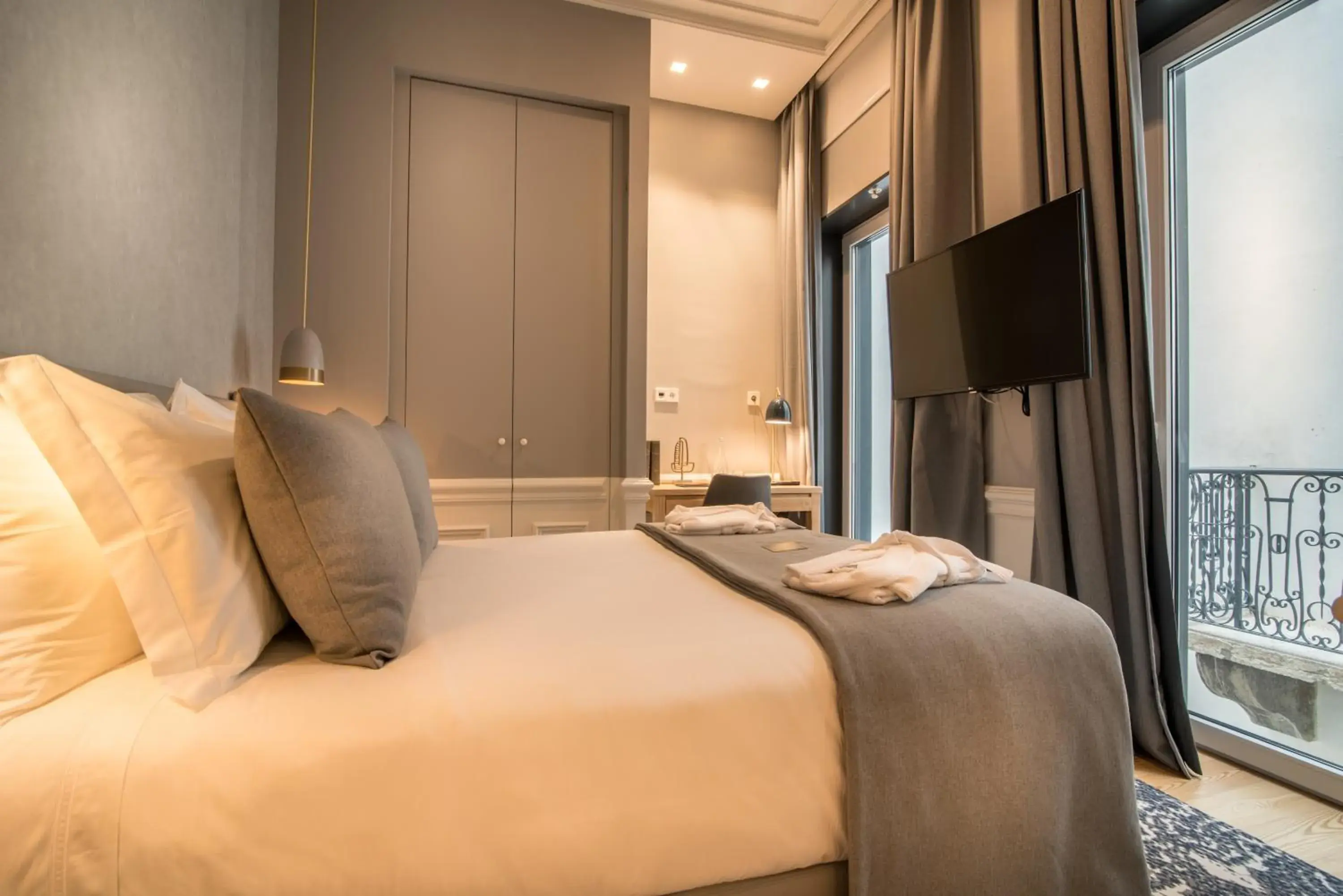 Small Double Room with Interior View in Hotel da Baixa Small Double Room with Interior View in Hotel da Baixa