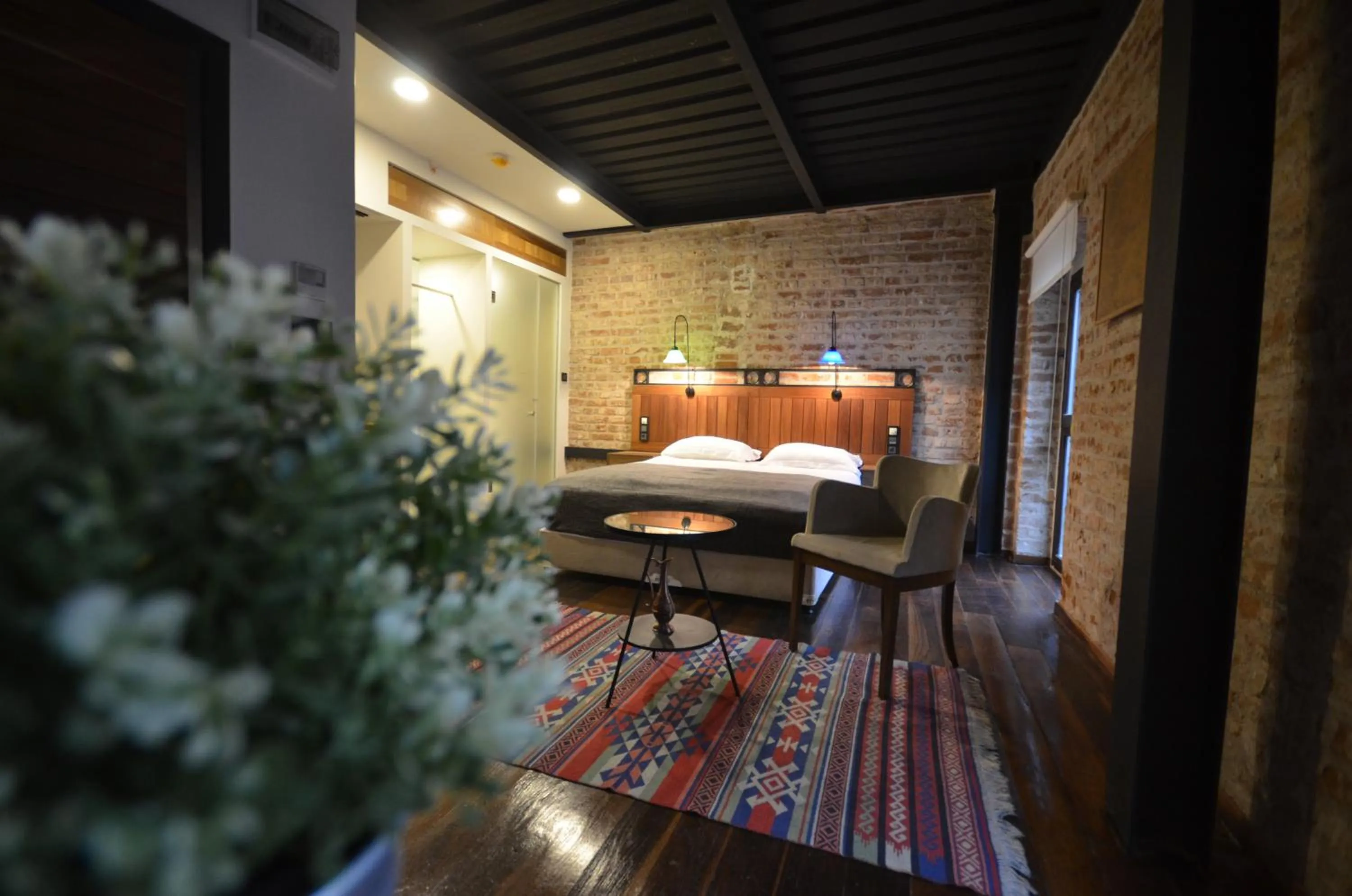 Bed in Ünver Galata Apart