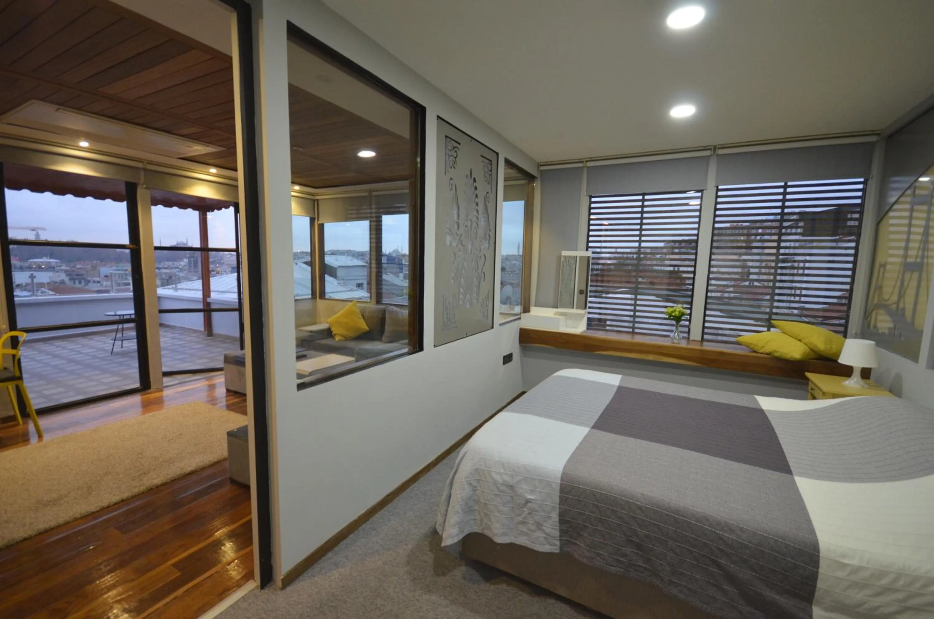 Bed in Ünver Galata Apart