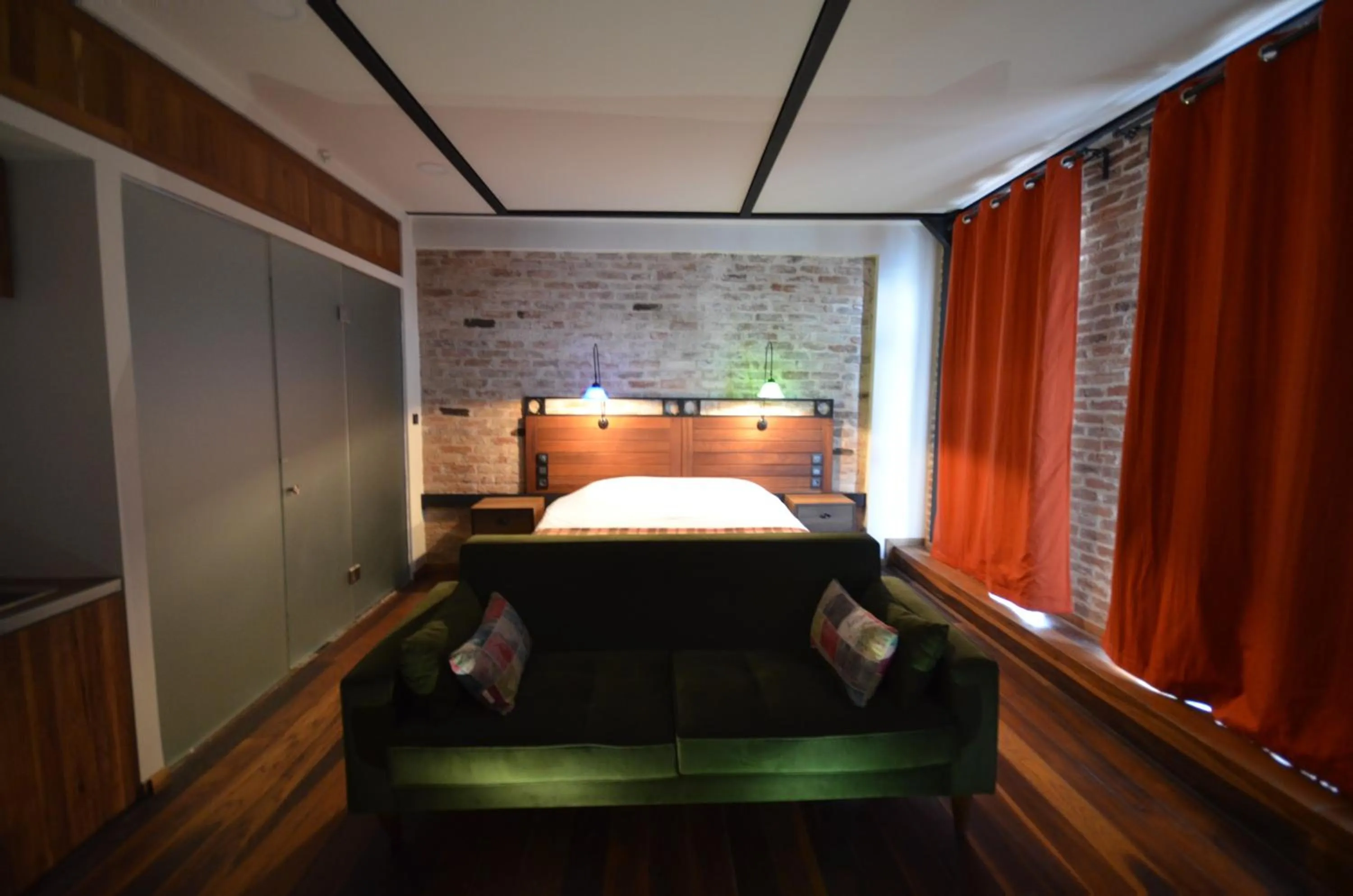 Bed in Ünver Galata Apart