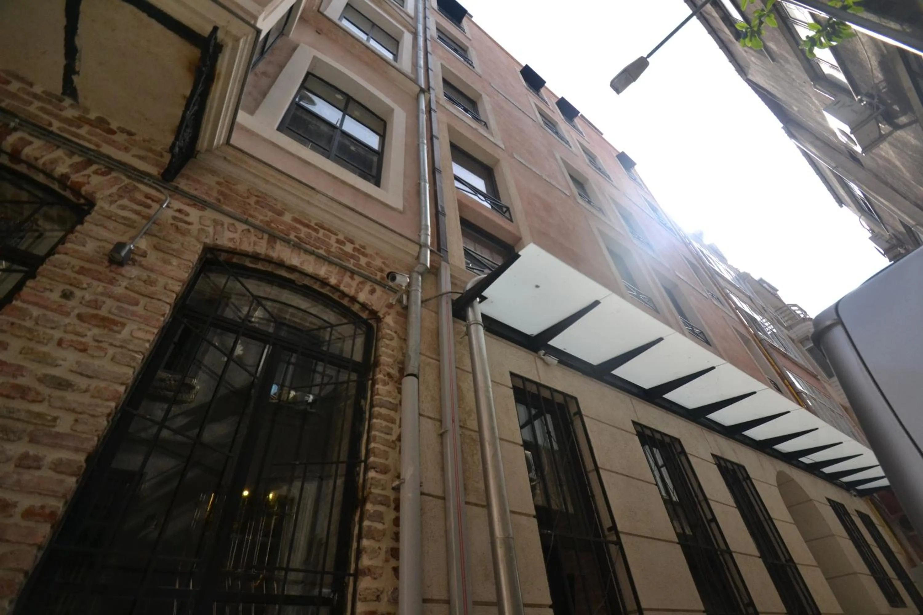 Property building in Ünver Galata Apart