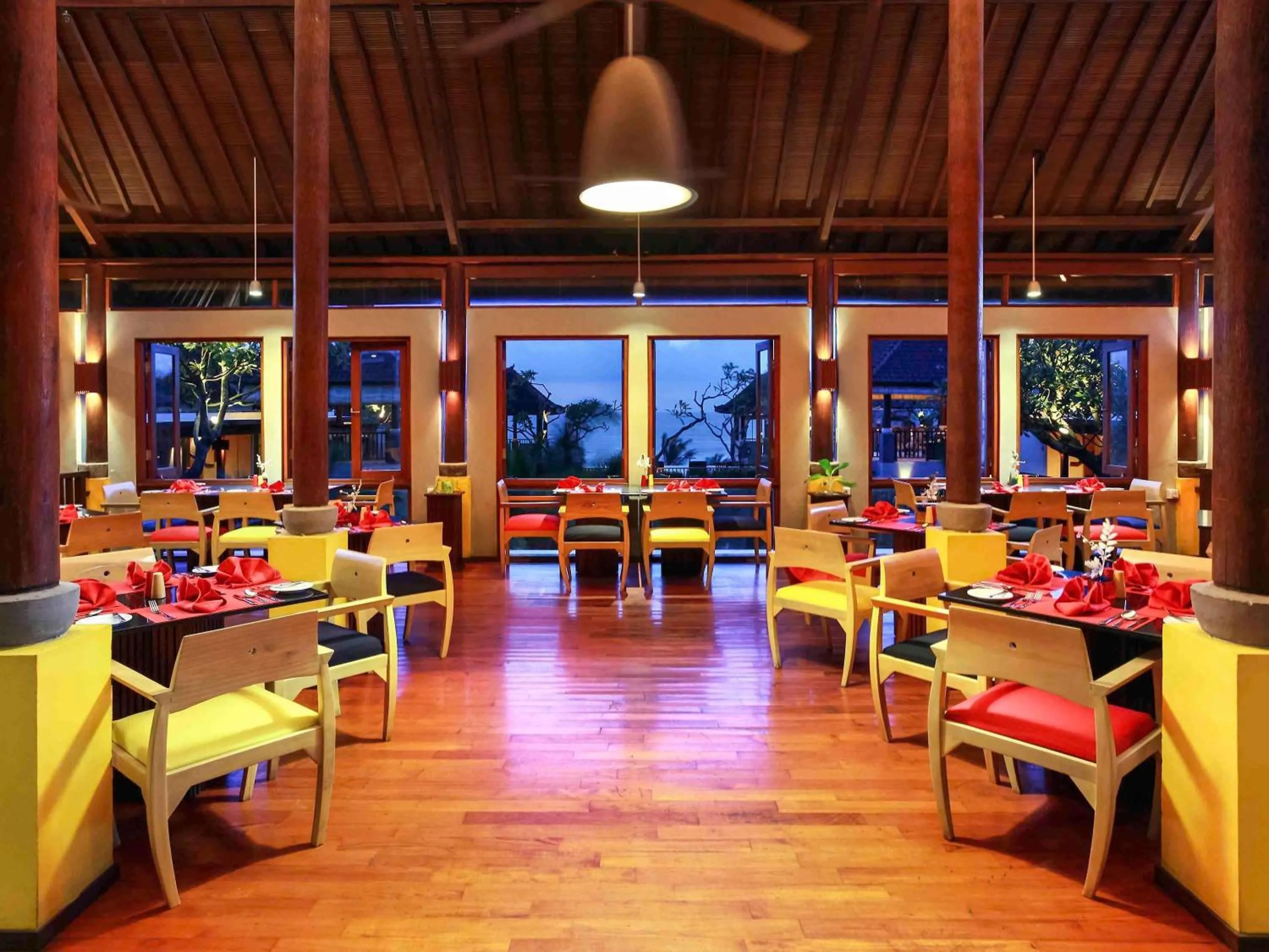 Restaurant/places to eat in Mercure Kuta Bali