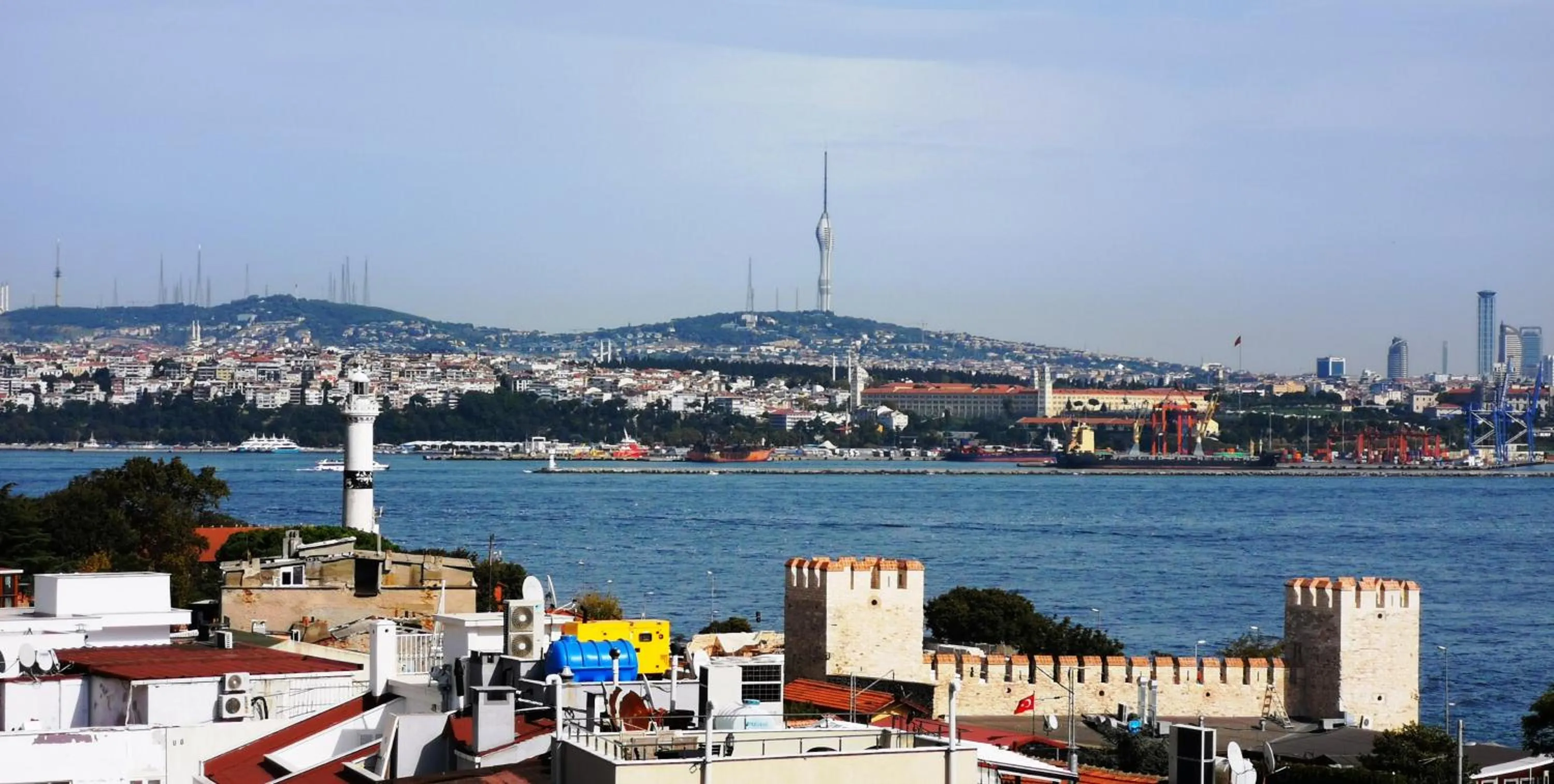 Restaurant/places to eat in Hotel Broken Column