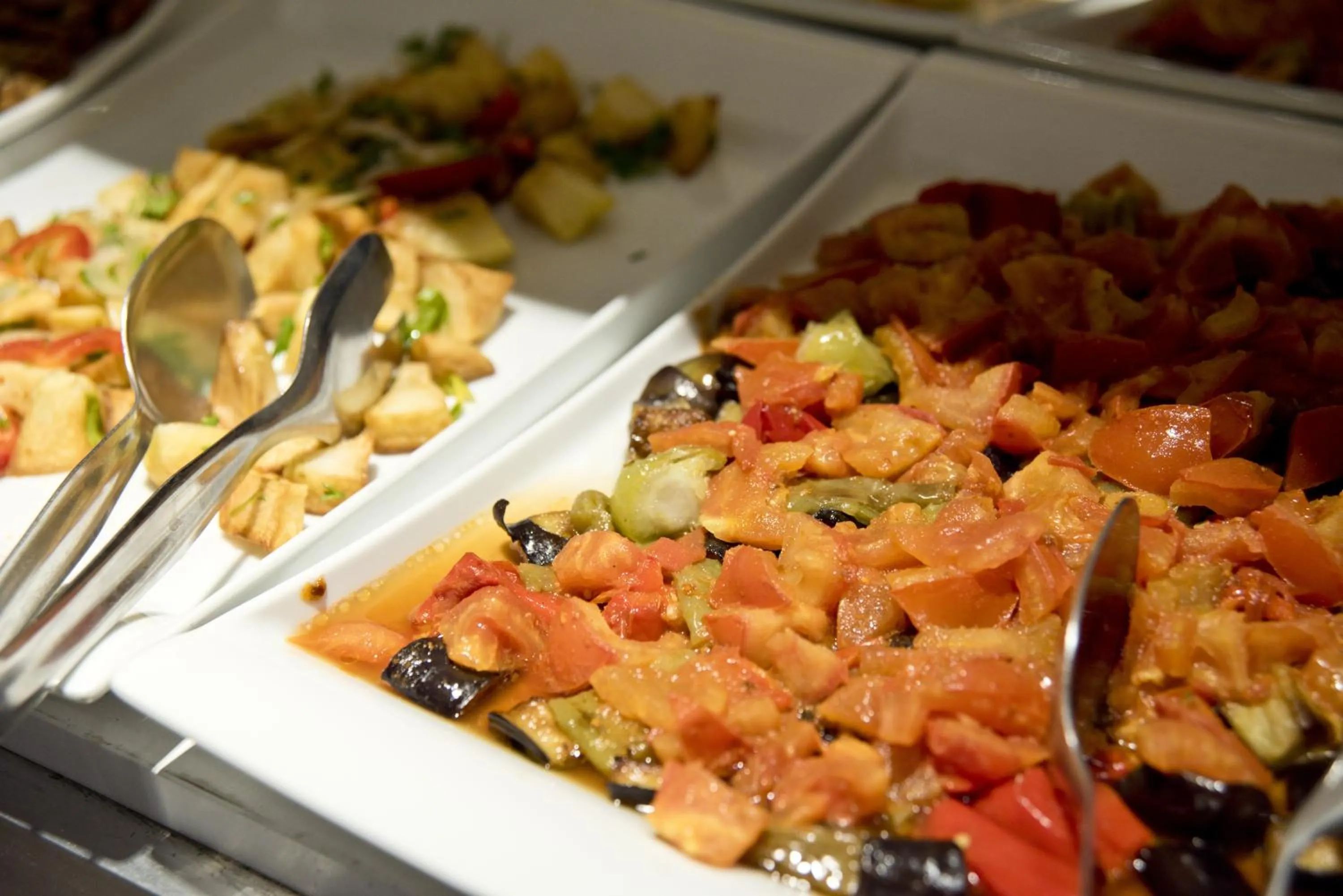 Breakfast in Hotel Broken Column