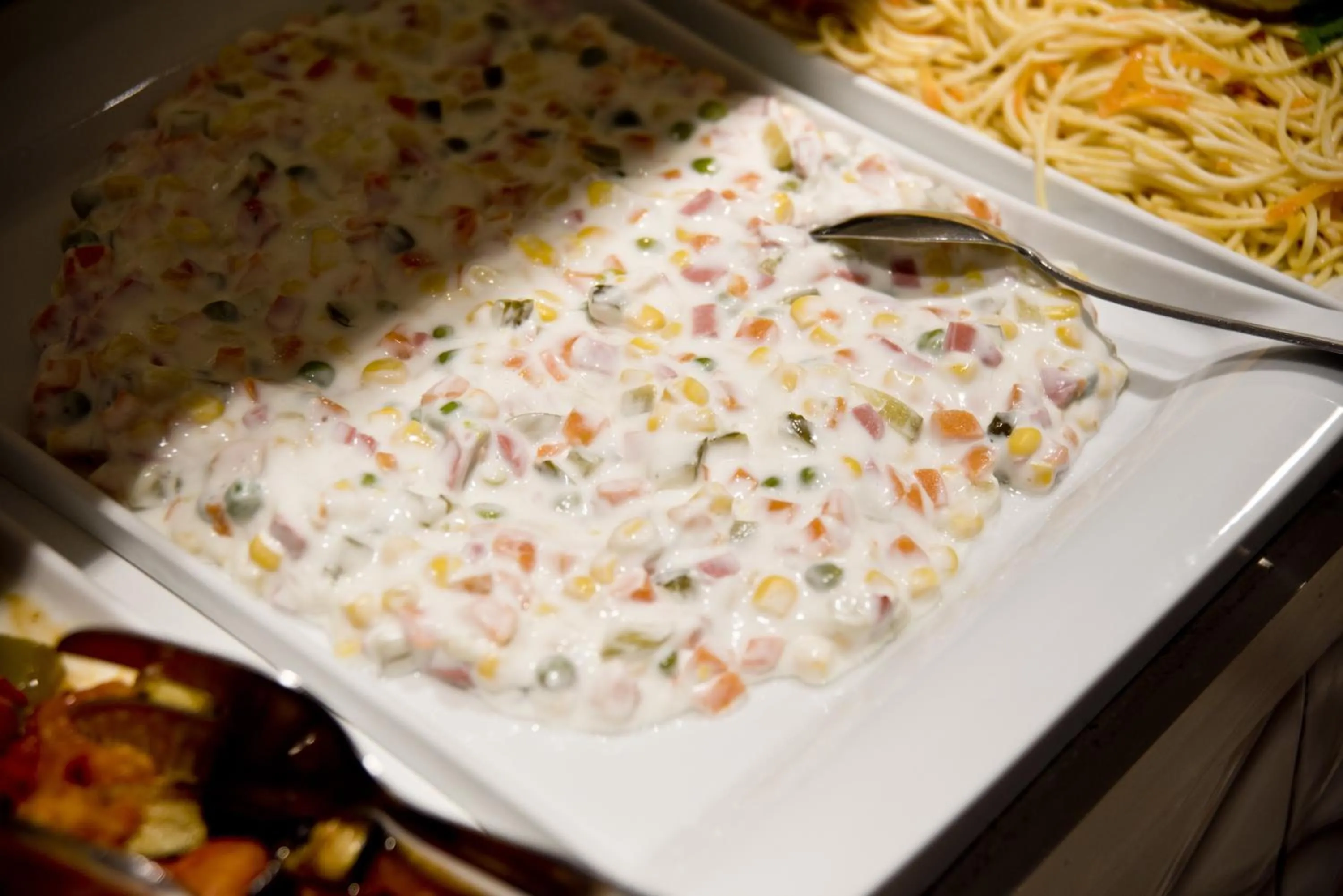 Restaurant/places to eat in Hotel Broken Column