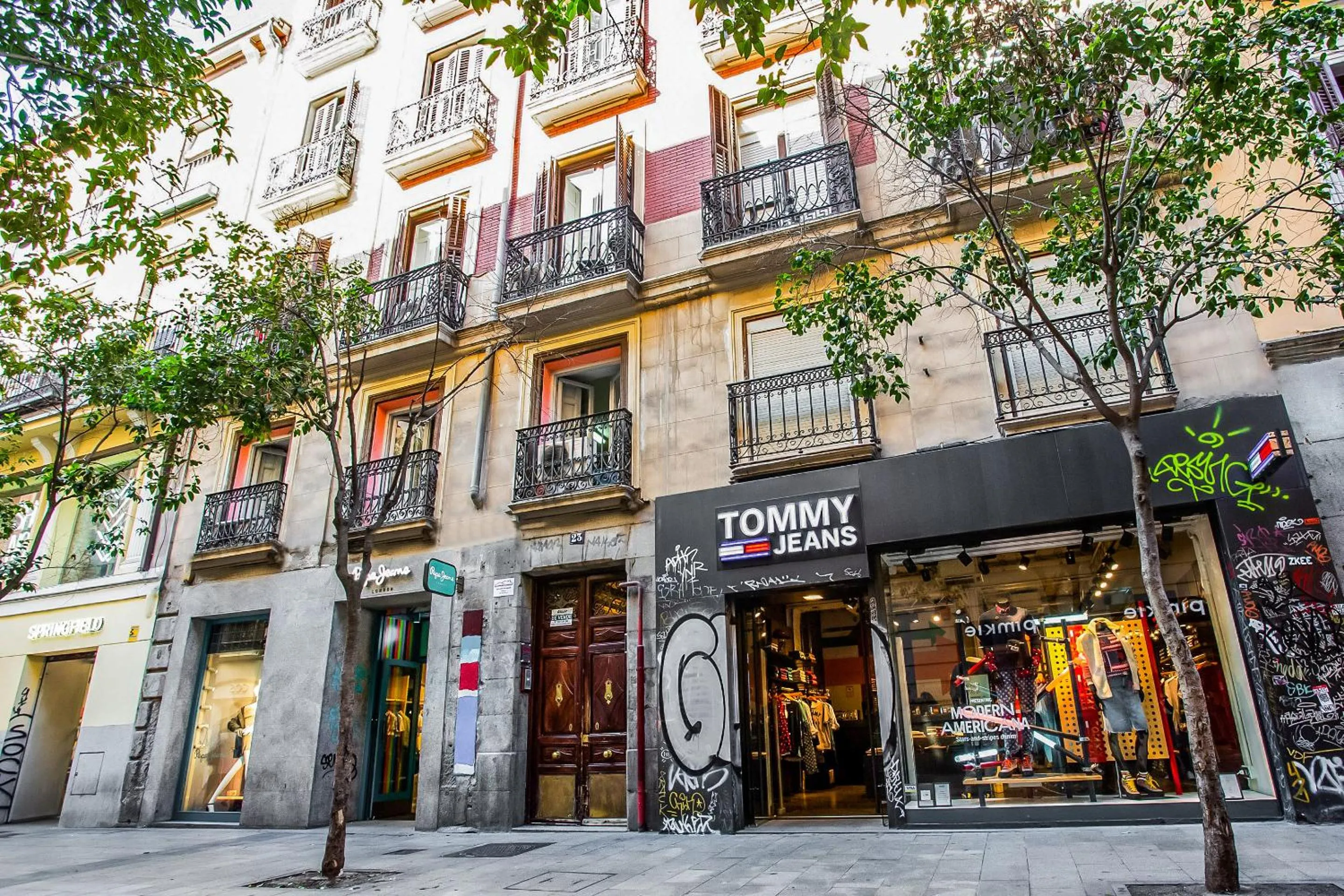 Property building in CH Las Murallas