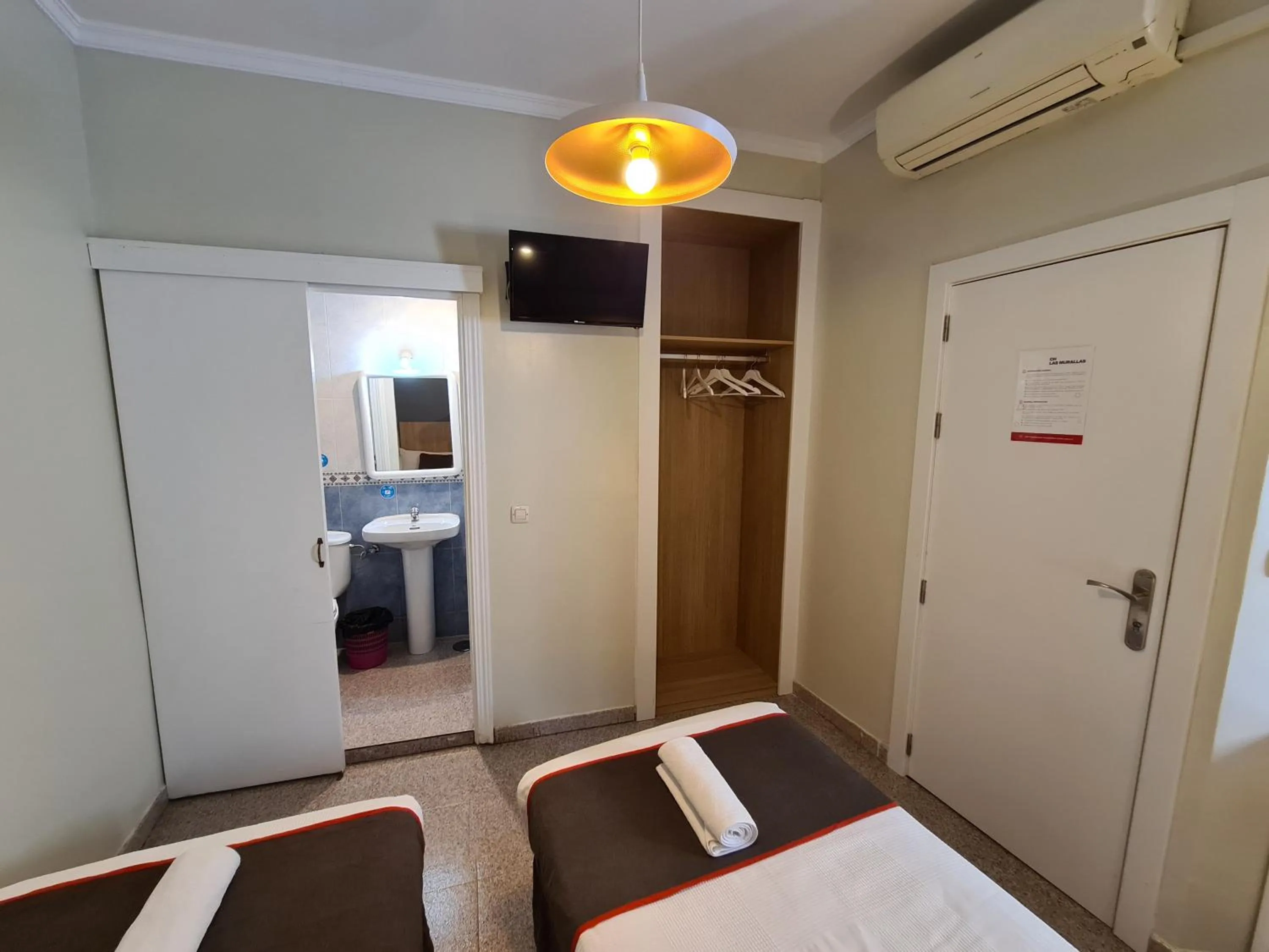 Bathroom, Bed in CH Las Murallas