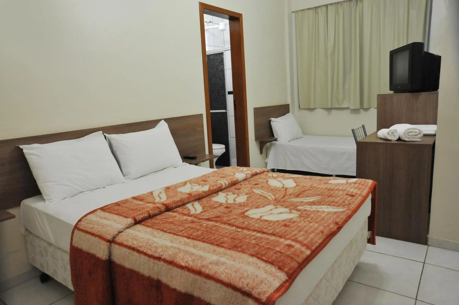 Bedroom, Bed in Hotel D'Nápoles