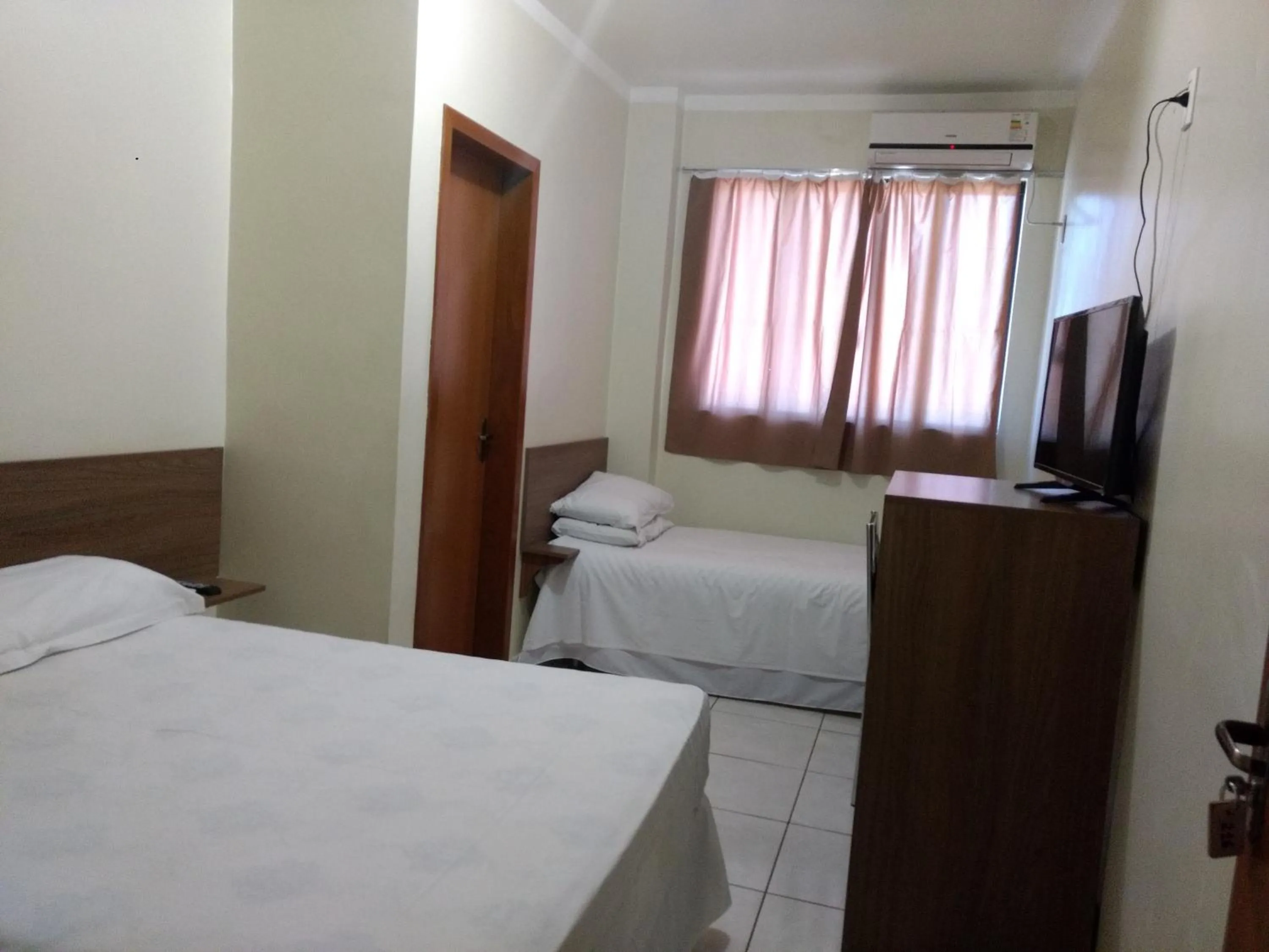 Bedroom, Bed in Hotel D'Nápoles