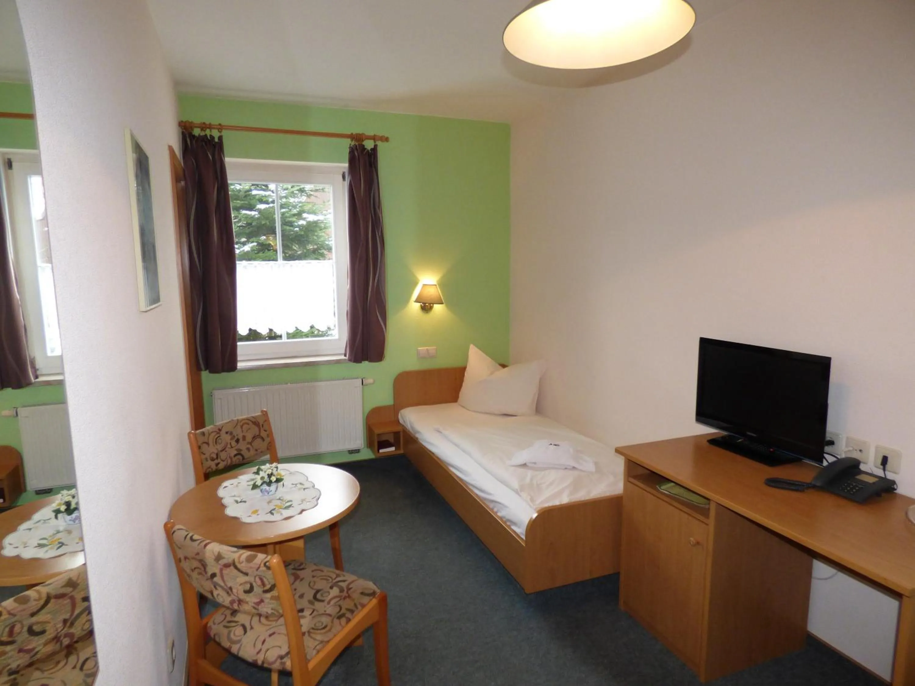 Photo of the whole room, Bed in Gasthof zum Fürstenthal