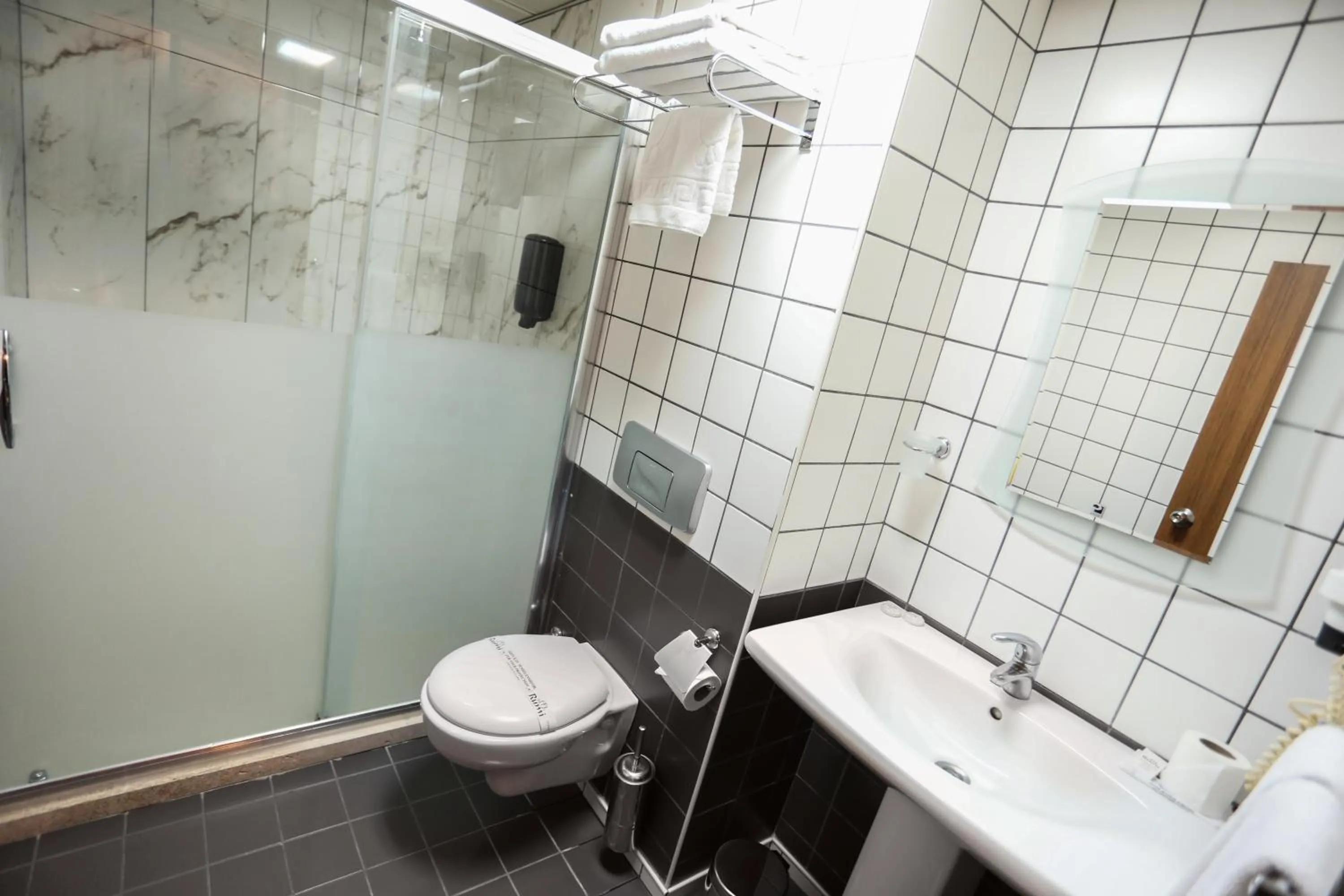 Bathroom in Rumi Hotel