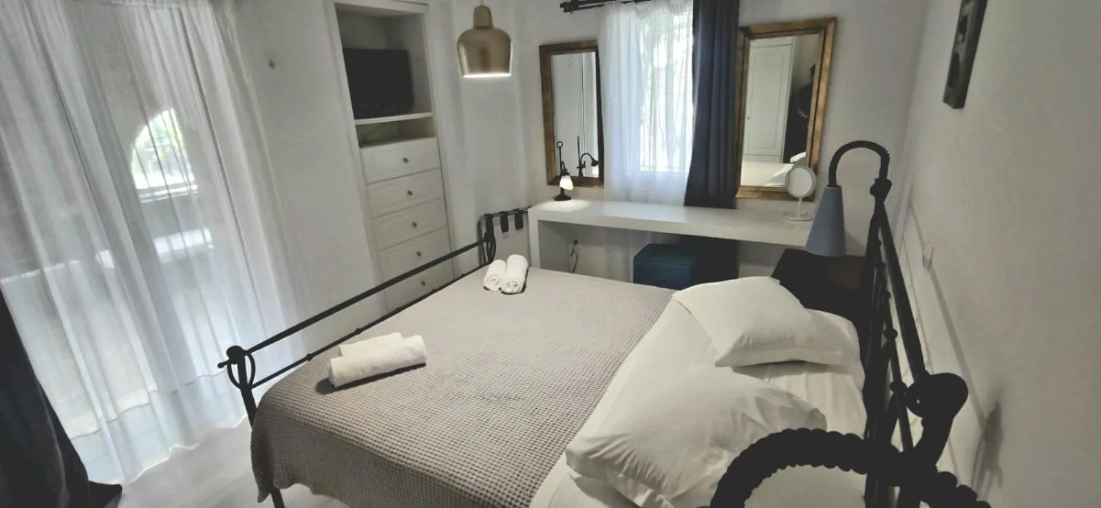 Mykonian Iros Suites & Villas