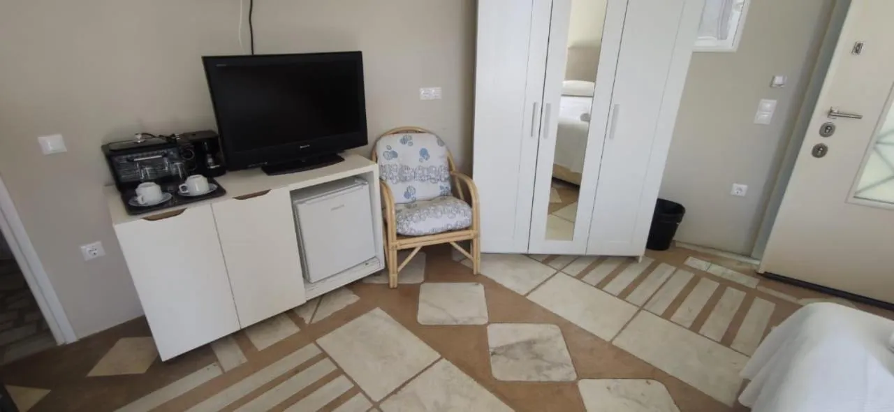 Mykonian Iros Suites & Villas