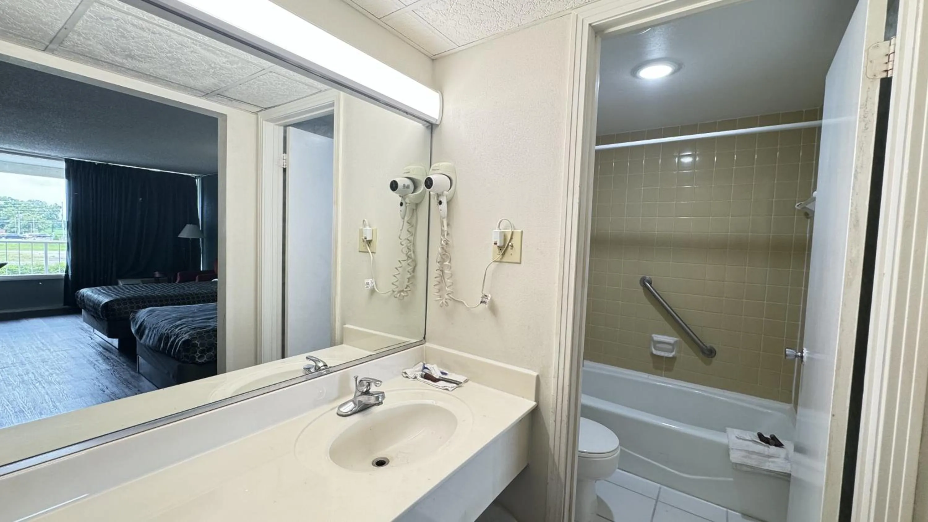 Bathroom in Hospitality House Union City I 69 US 51, TN