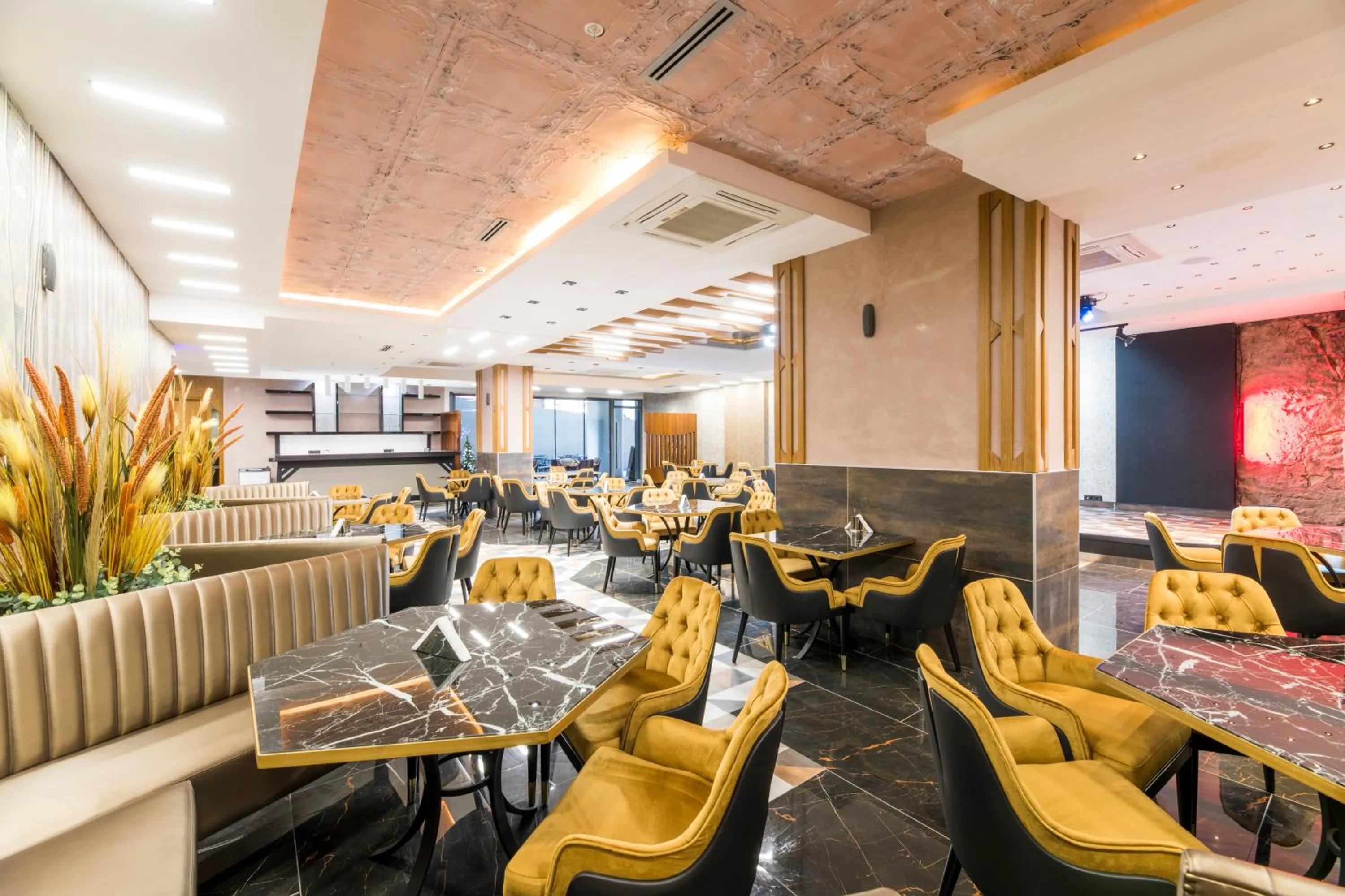 Restaurant/places to eat in Classy Suite Taksim