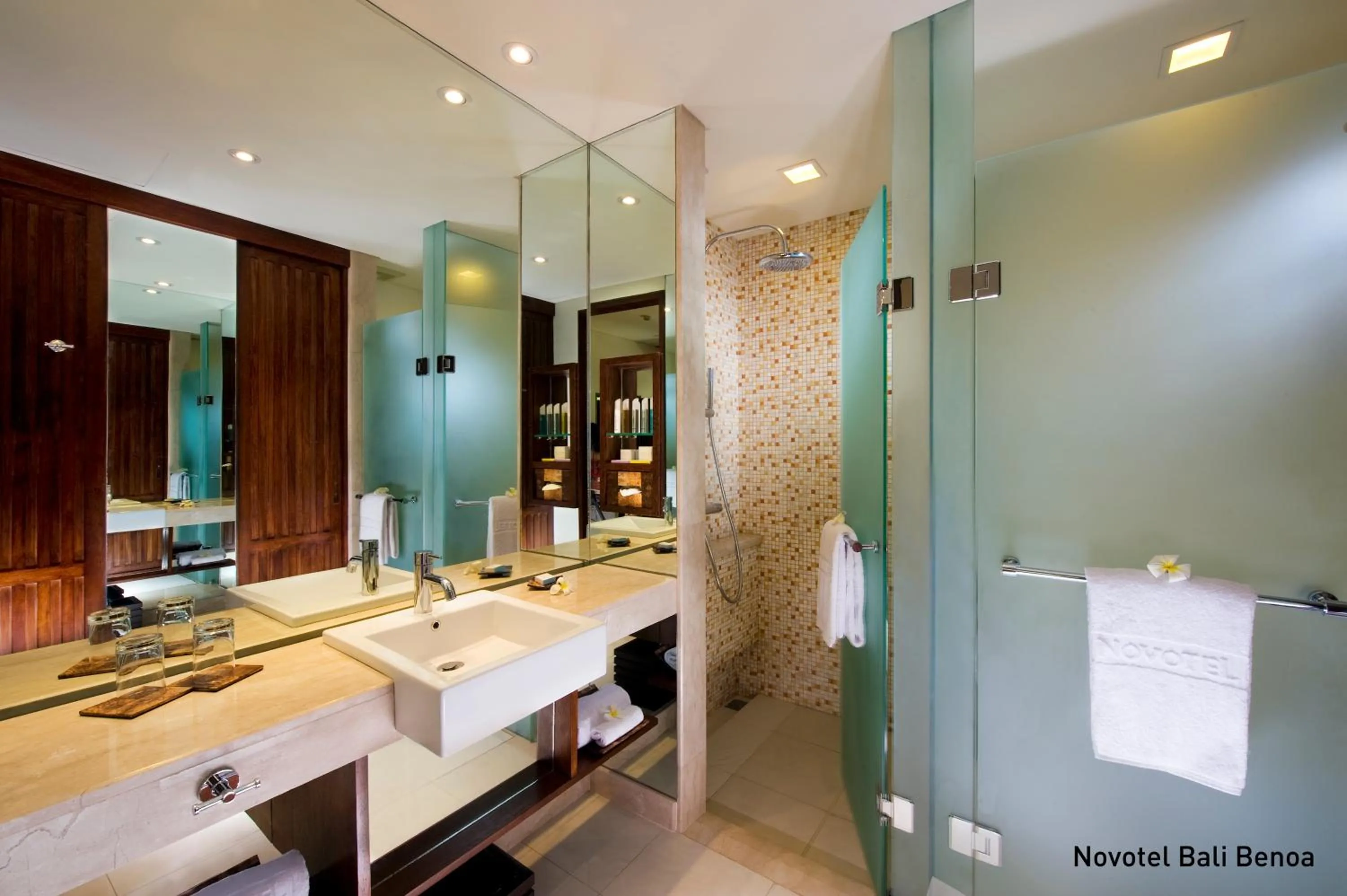 Shower in Novotel Bali Benoa