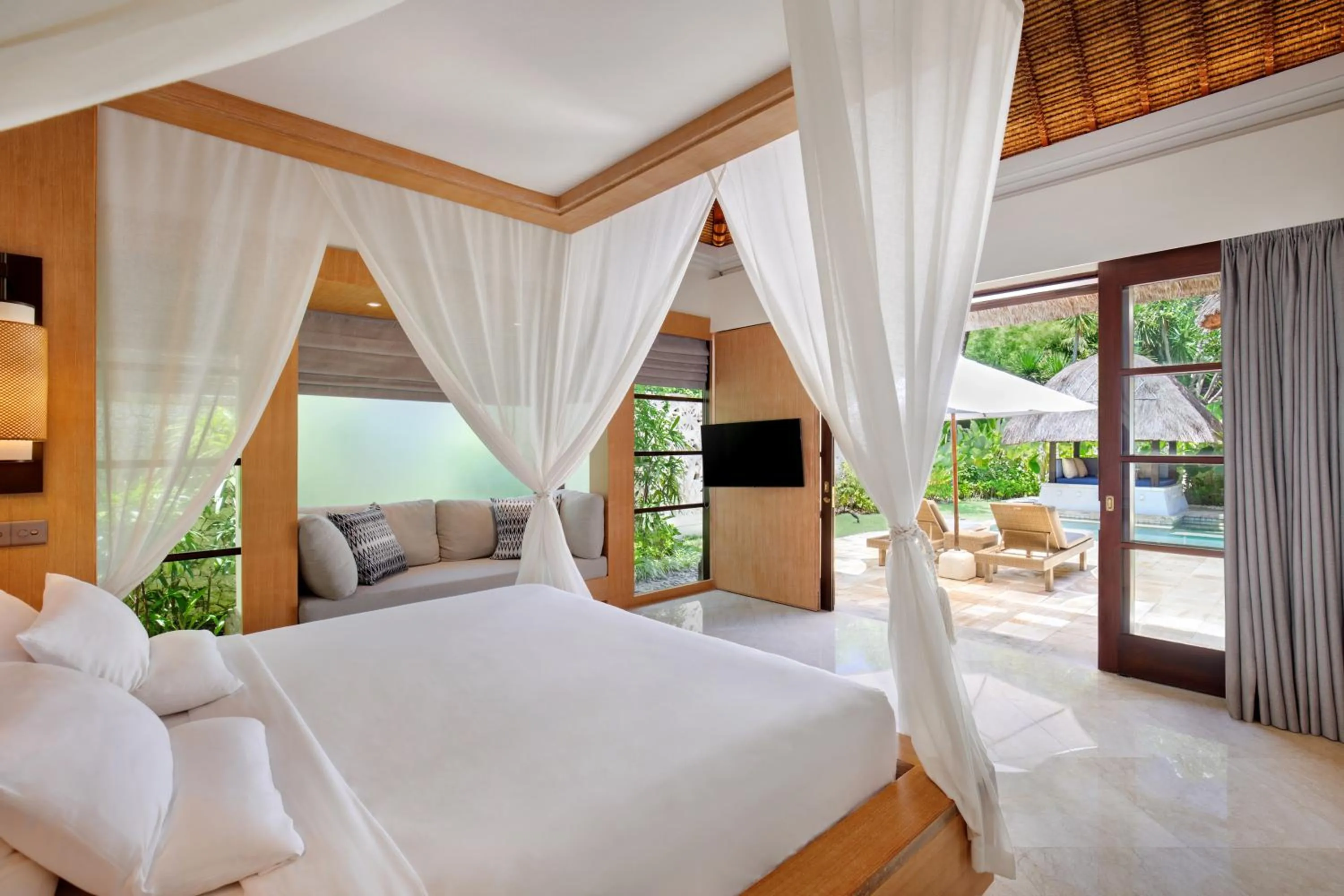 TV and multimedia, Bed in Novotel Bali Benoa