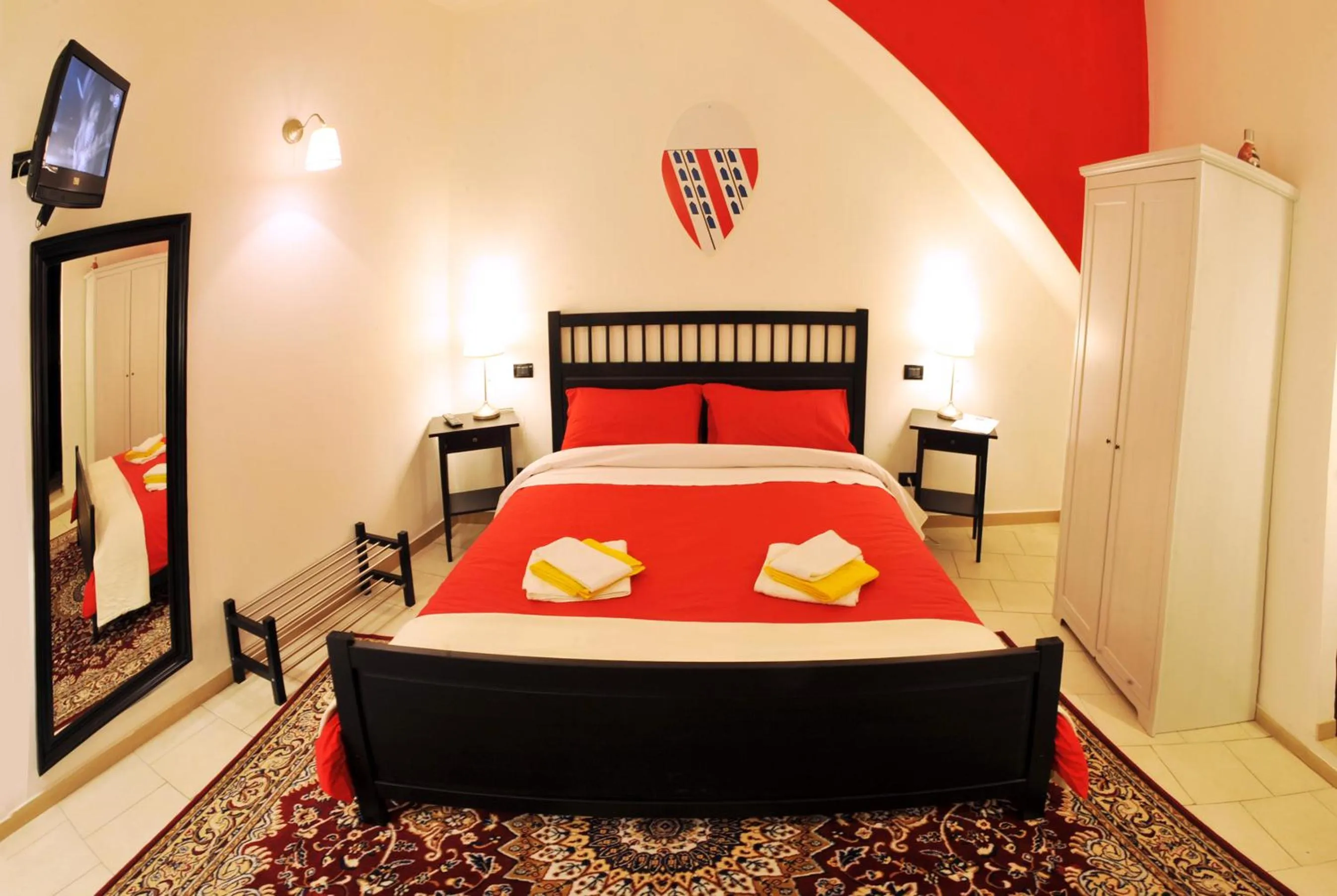 Photo of the whole room, Bed in La Disfida Di Barletta