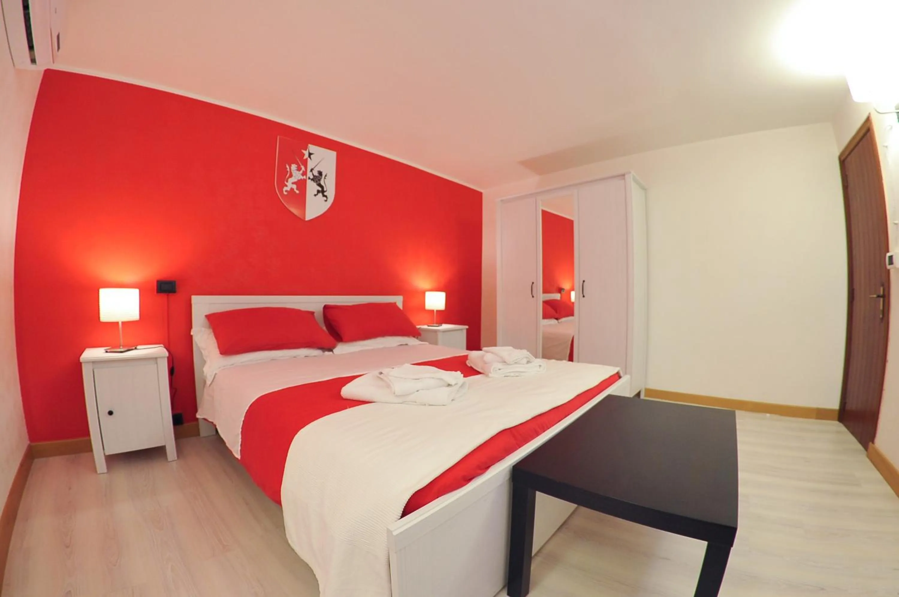 Photo of the whole room, Bed in La Disfida Di Barletta