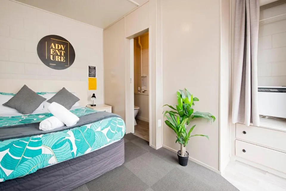 Bed in Bridge Backpackers