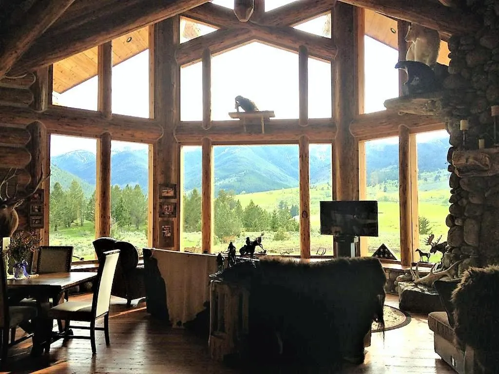 McDonald's Ranch Lodge