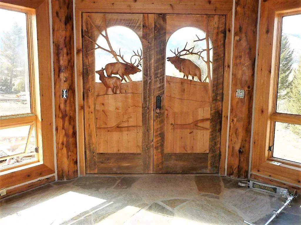 McDonald's Ranch Lodge