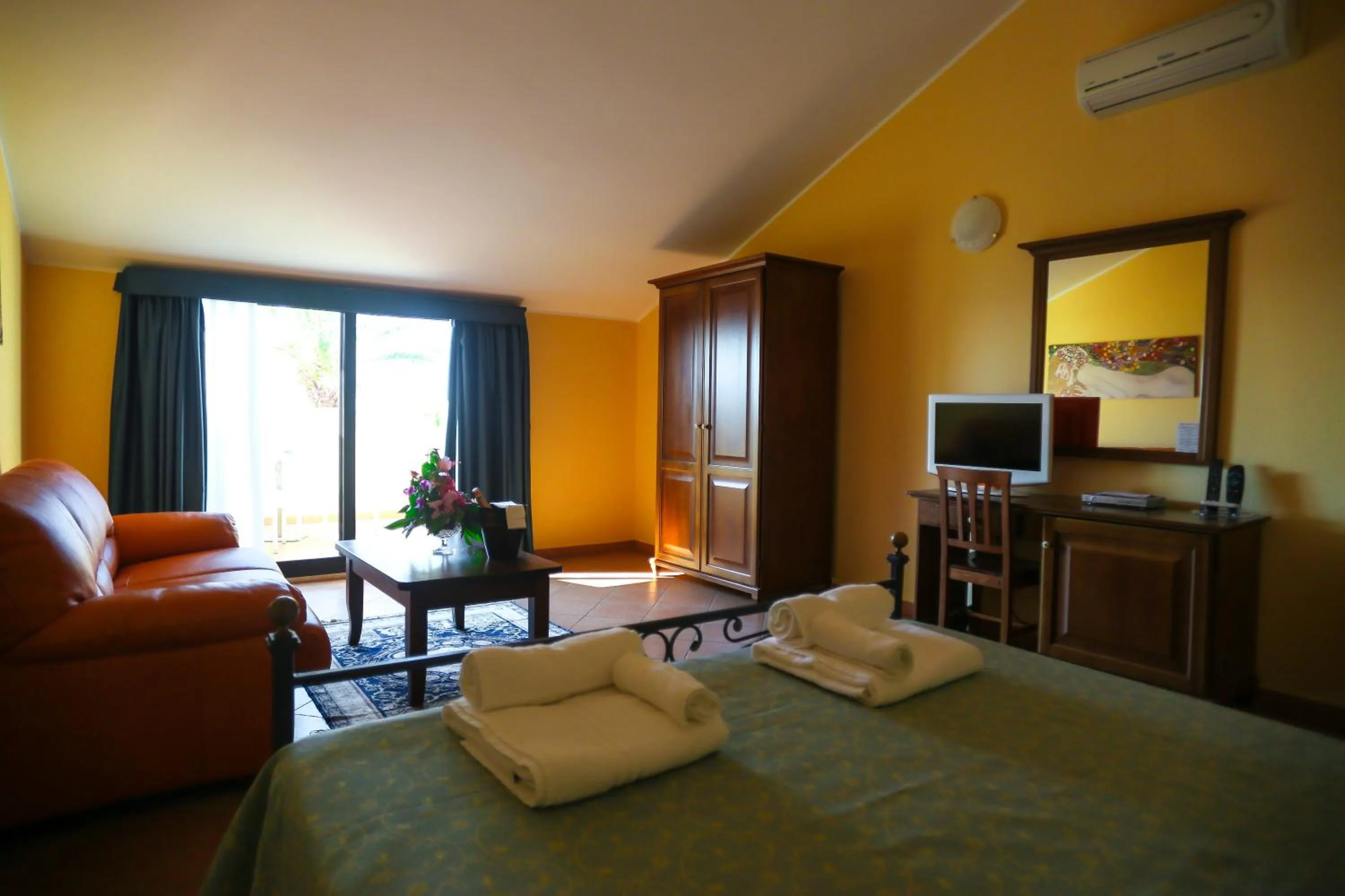 Bed in Villaggio Hotel Lido San Giuseppe