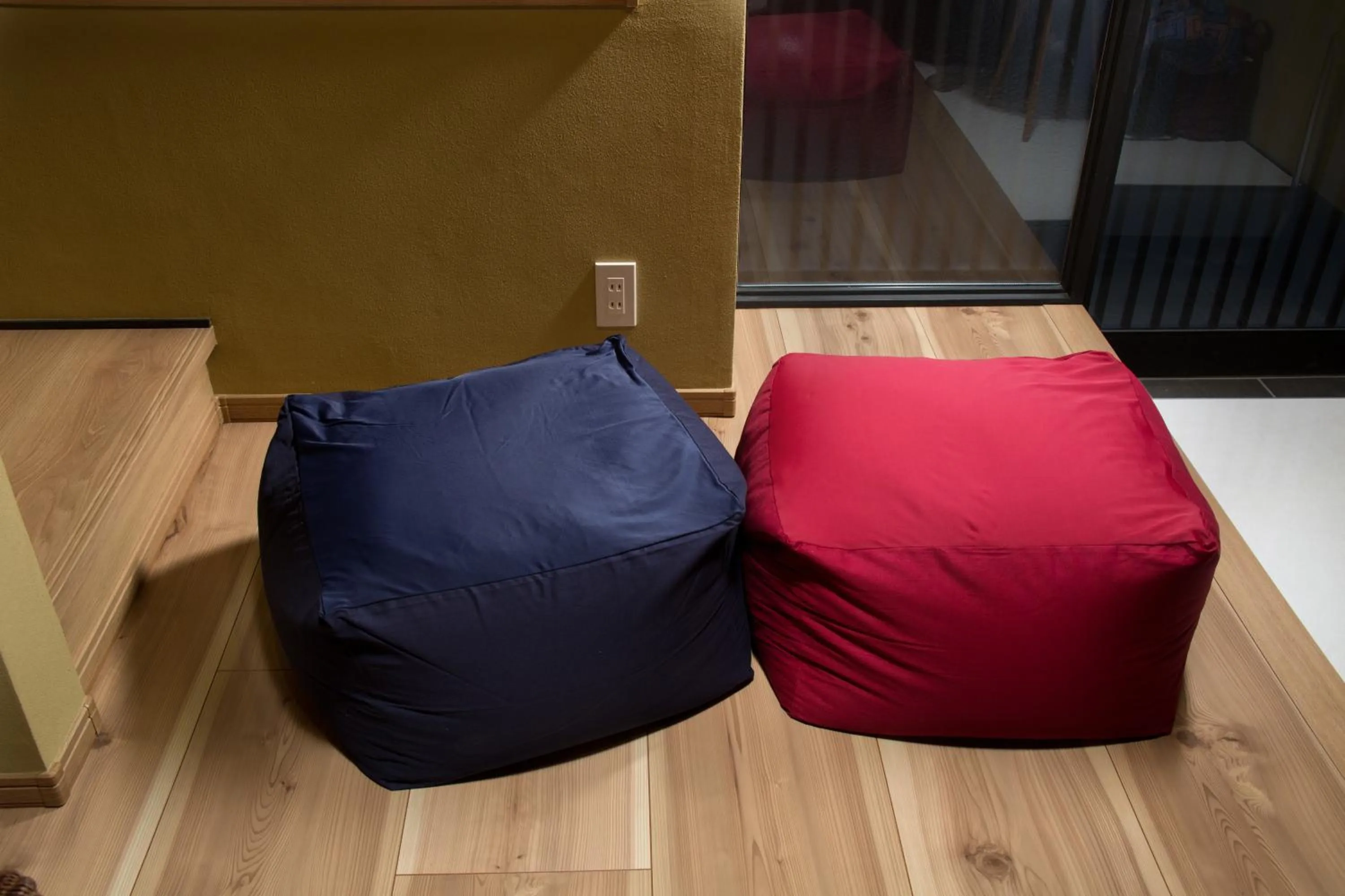 Decorative detail in Tsumugi Hachijo Muromachi