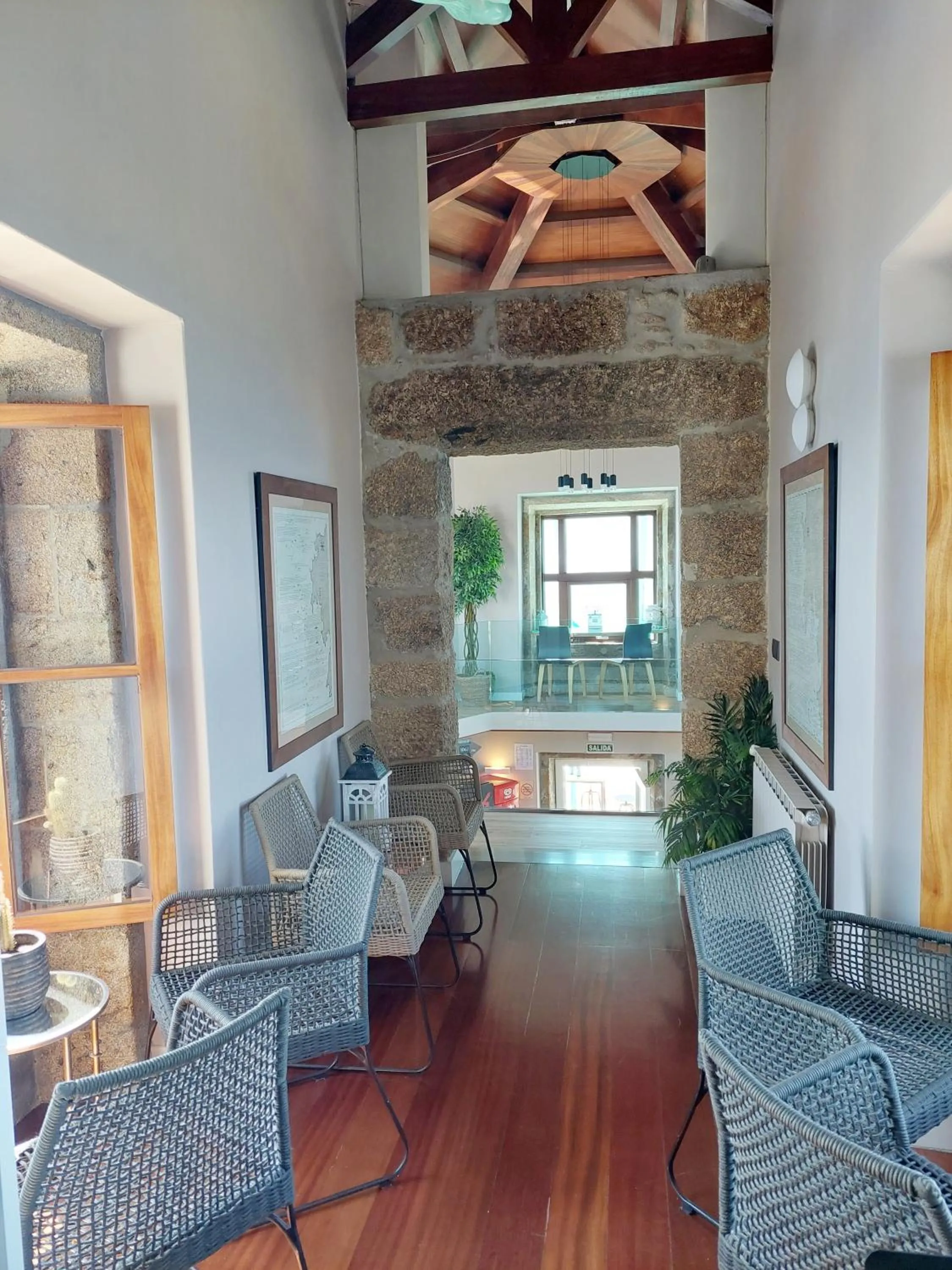 Seating area in Hotel O Semaforo