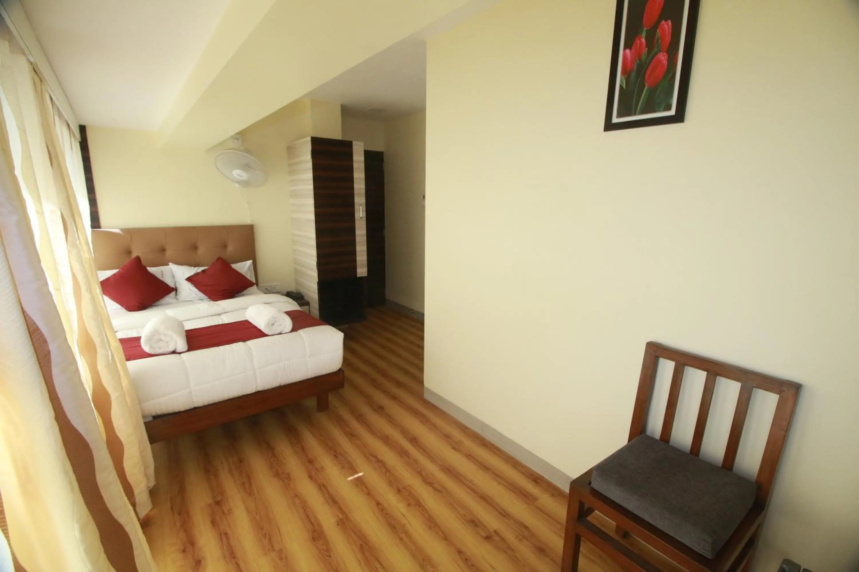 TV and multimedia, Bed in Hotel Alfa International Near Nanavati Hospital Mumbai Near Airport Mumbai Near Juhu Beach