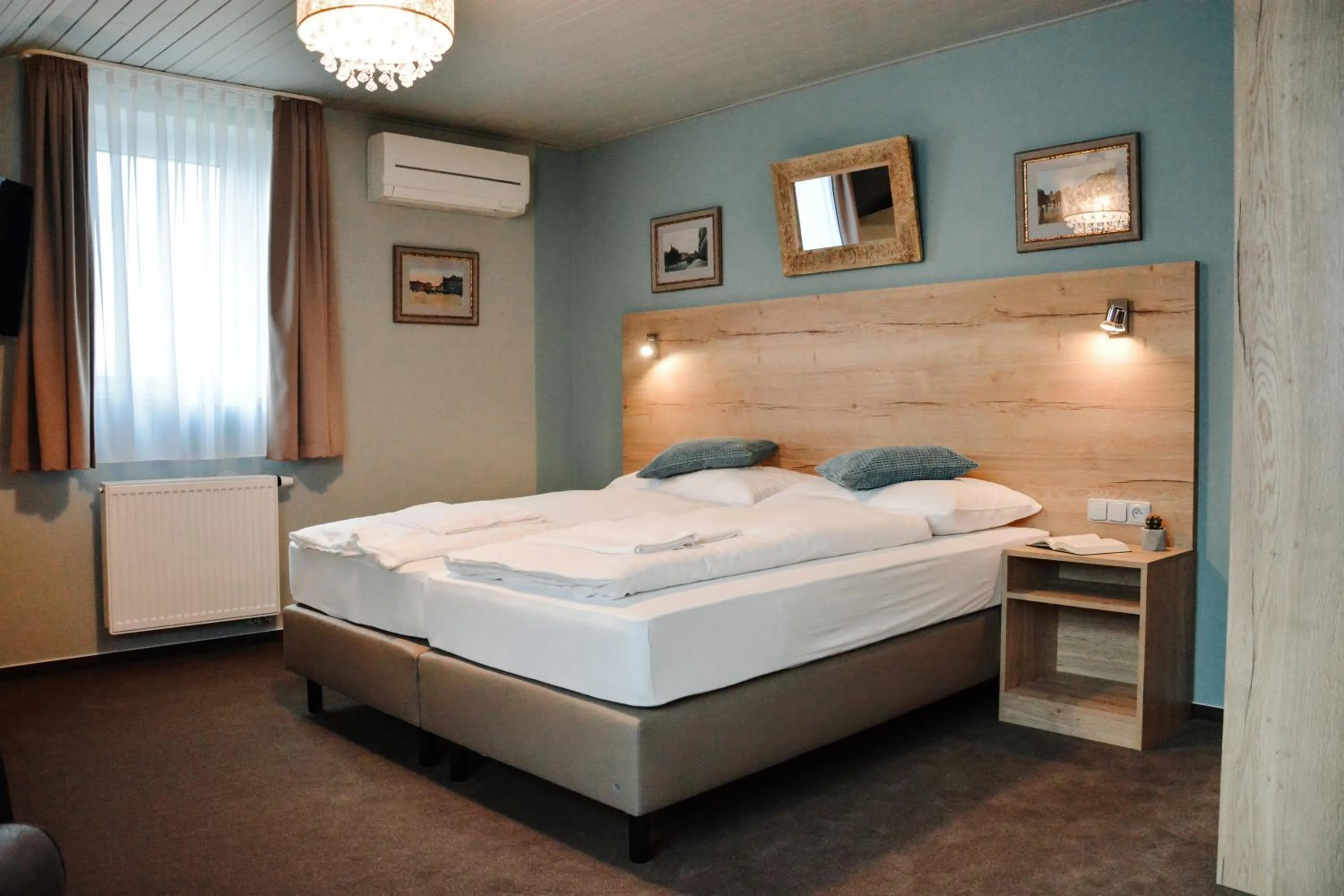 Bed in Hotel U Hradu