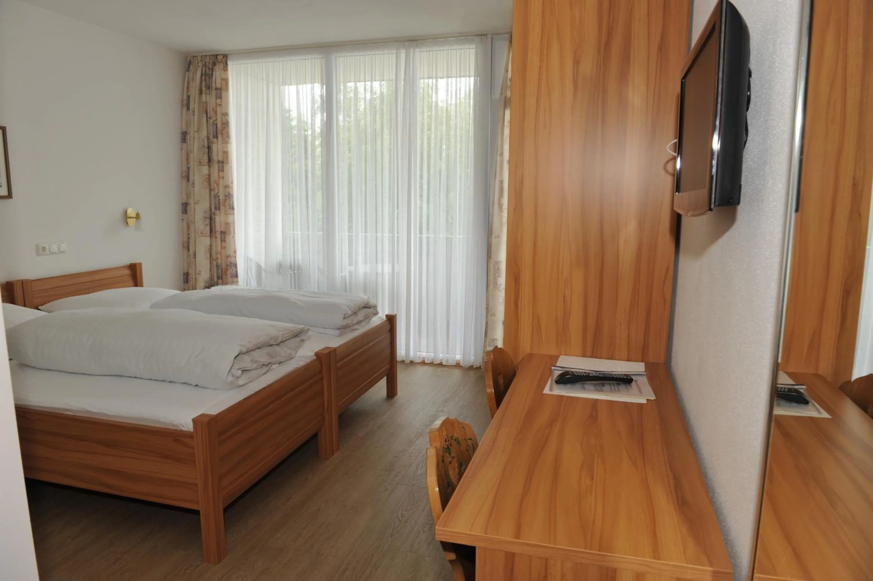 Photo of the whole room in Hotel Landgasthof Hohenauer Hof