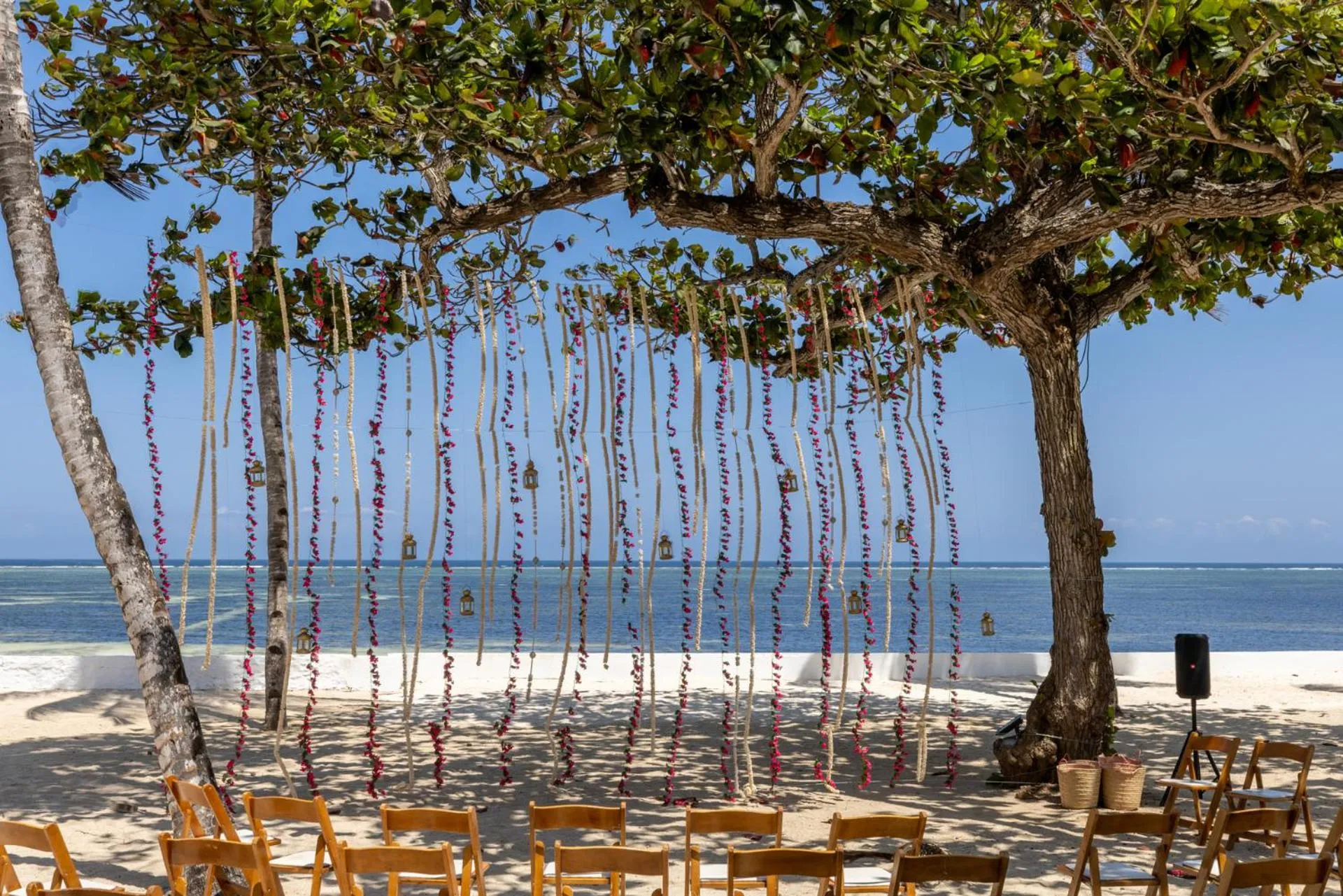 Beach in Sun N Sand Beach Resort