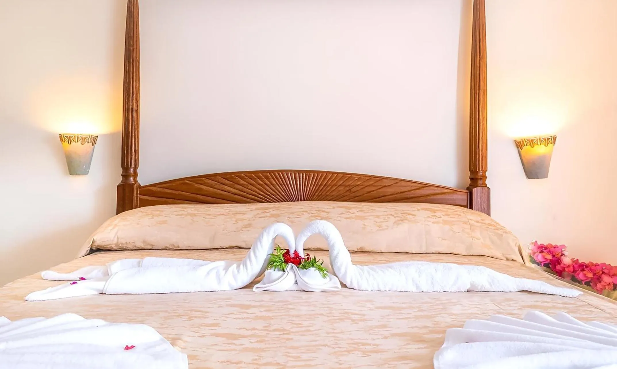 Bed in Sun N Sand Beach Resort