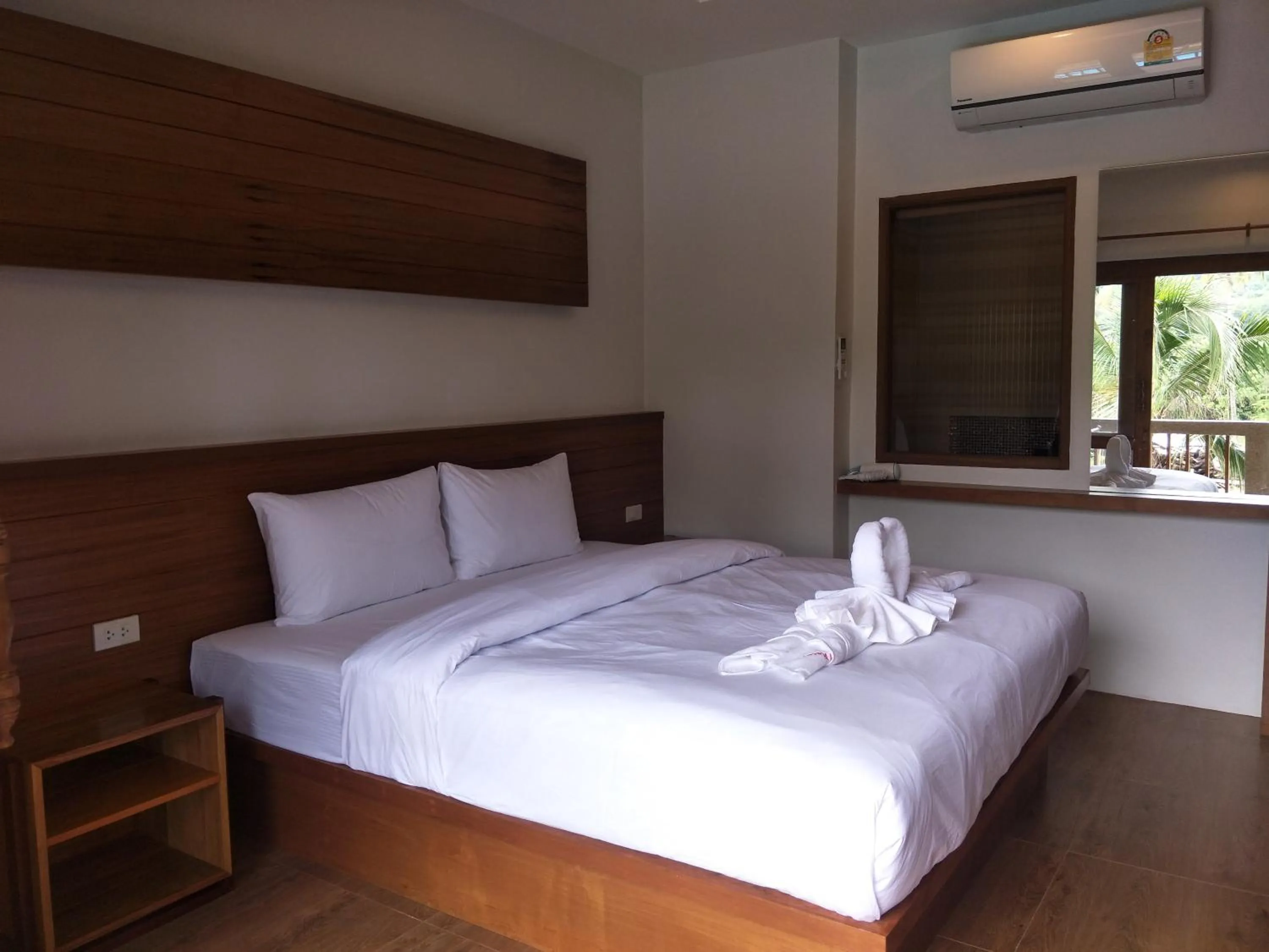 Bed in Lanta Infinity Resort - SHA Extra Plus